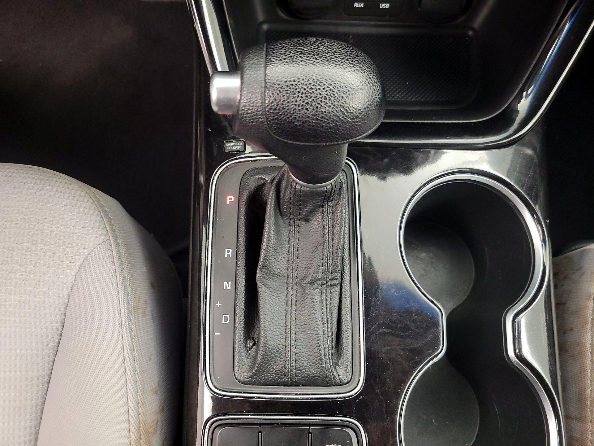 Thumbnail: 2014 Kia Sorento - 16