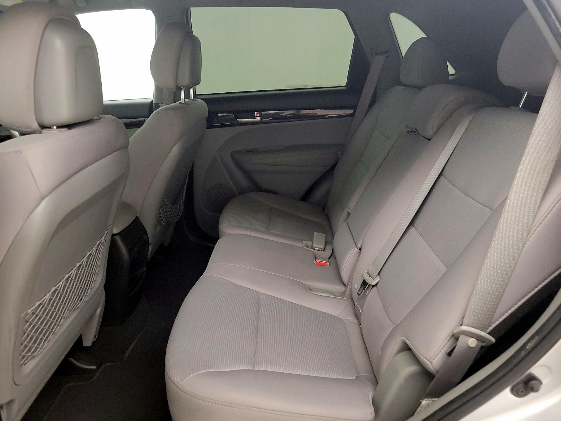 Thumbnail: 2014 Kia Sorento - 18