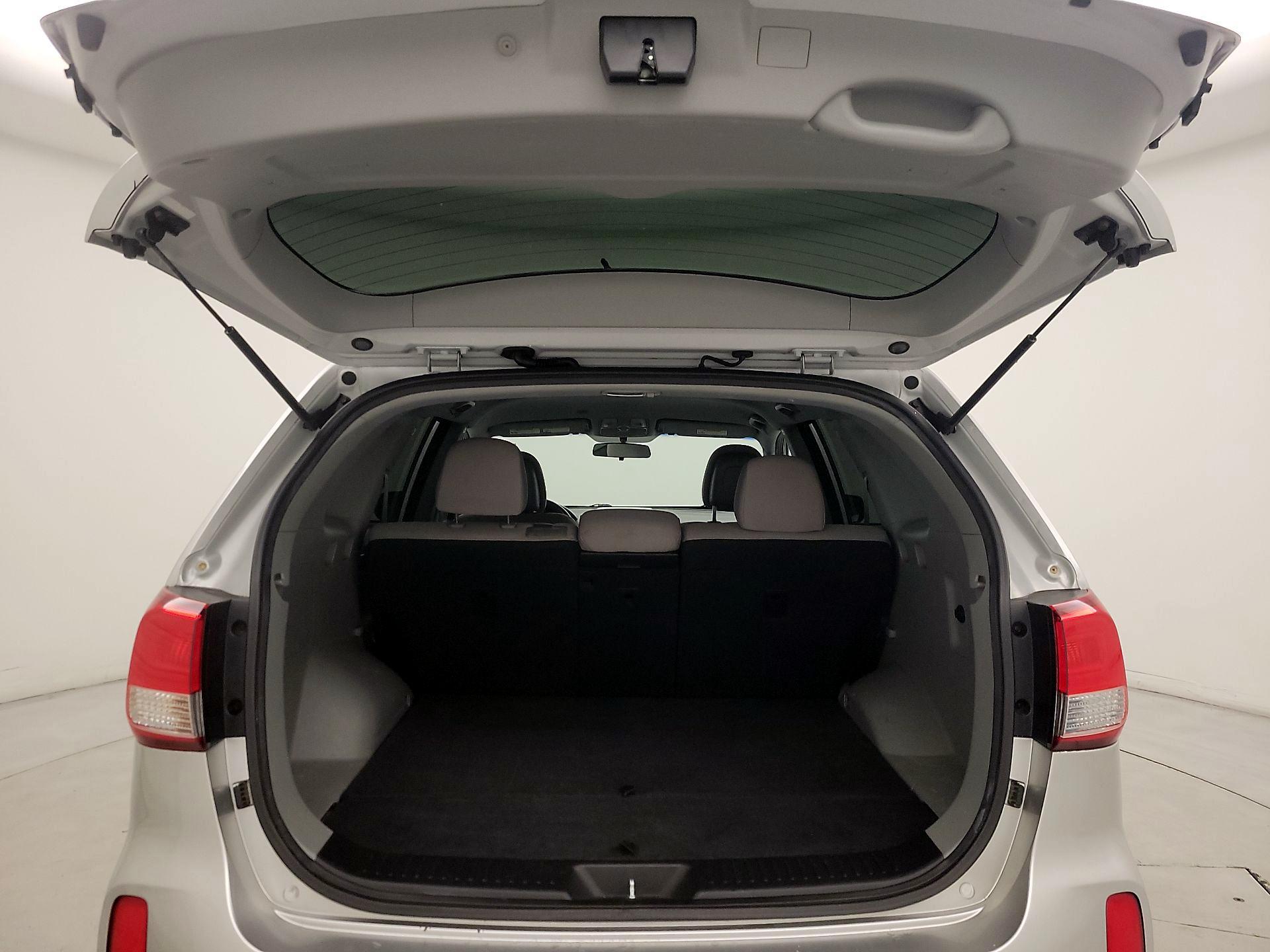 Thumbnail: 2014 Kia Sorento - 19