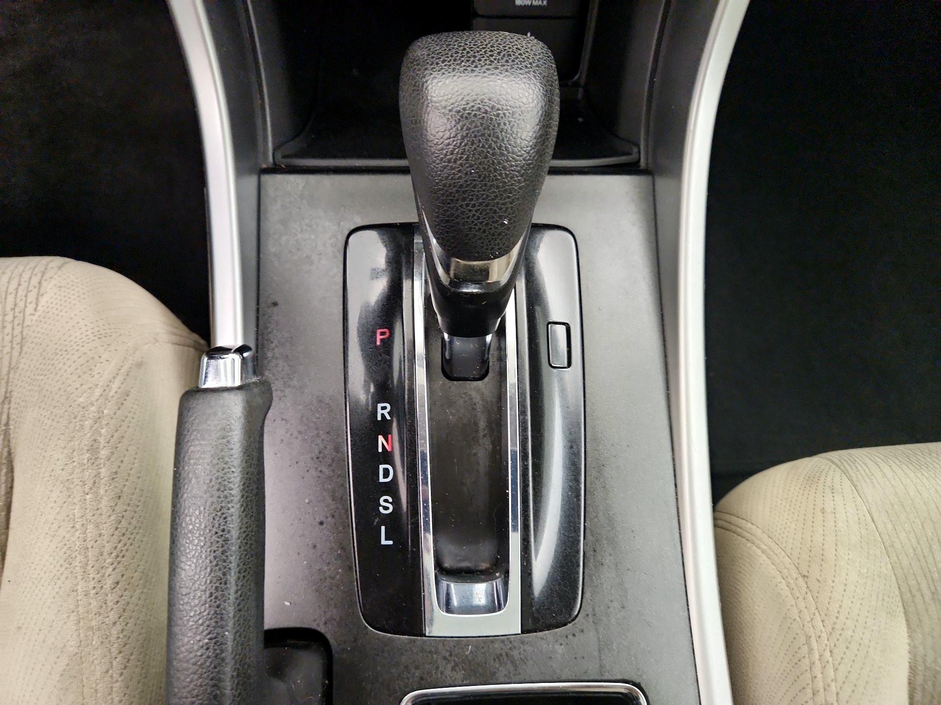 Thumbnail: 2015 Honda Accord - 16