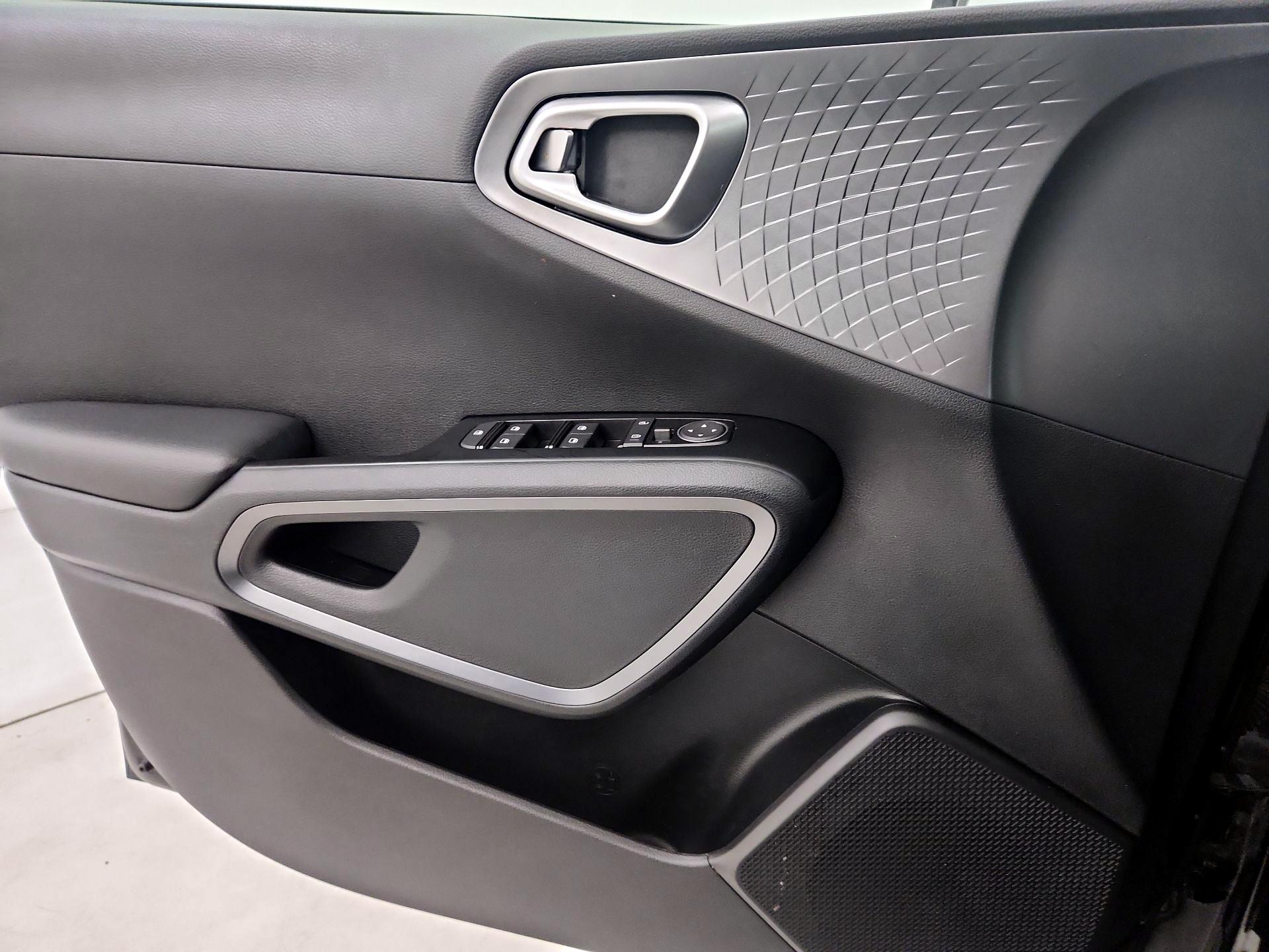 Thumbnail: 2020 Kia Soul - 12