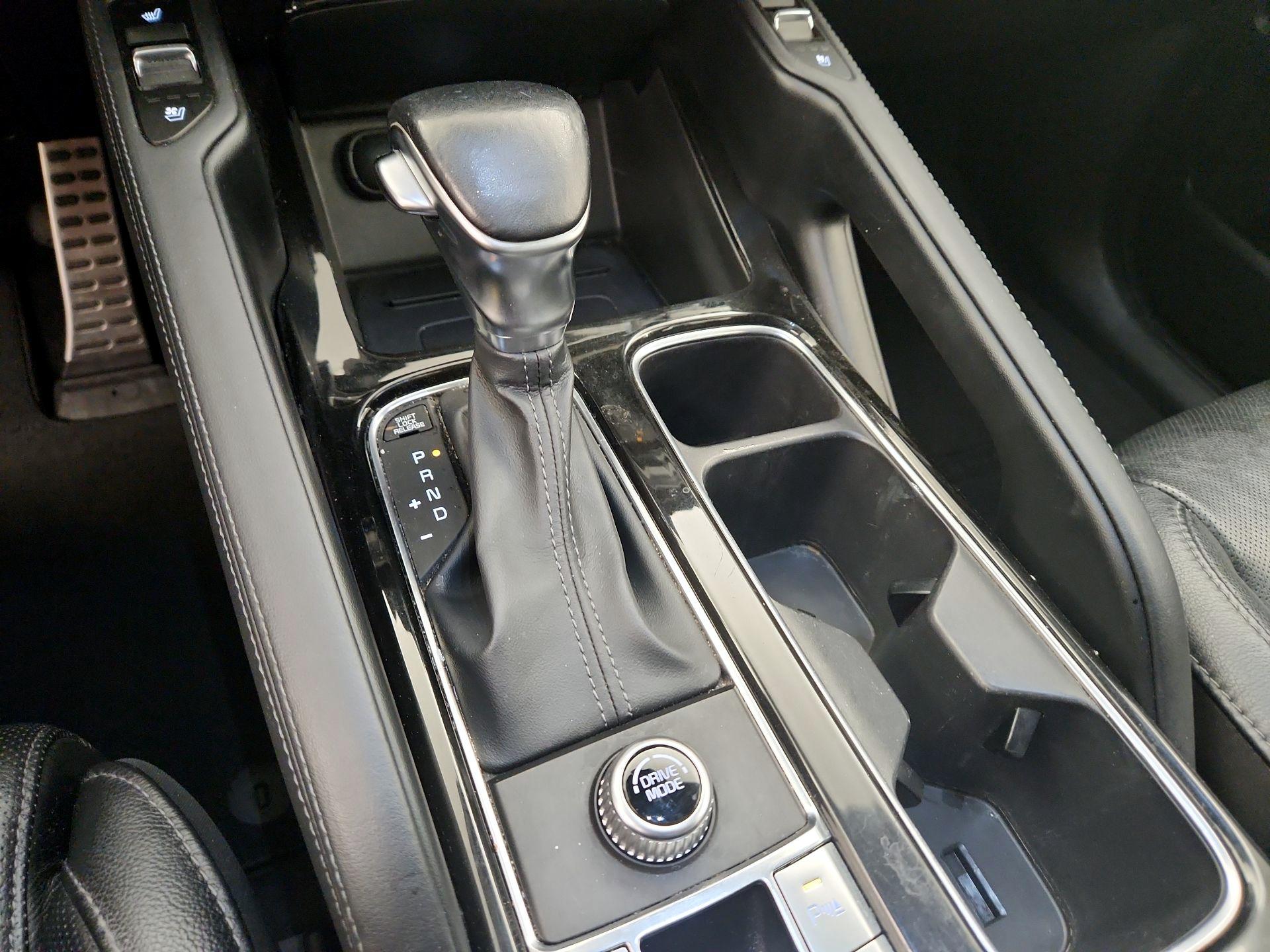 Thumbnail: 2020 Kia Telluride - 18