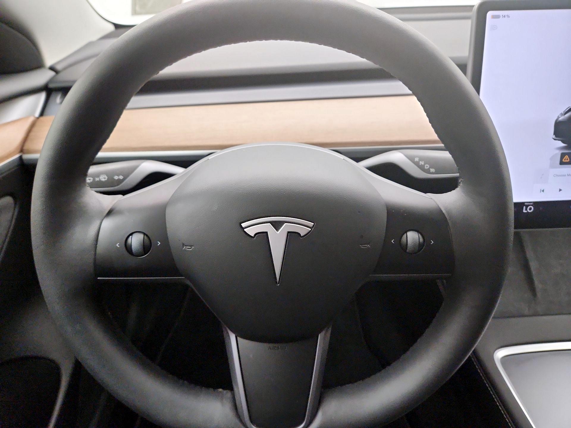 Thumbnail: 2023 Tesla Model 3 - 10