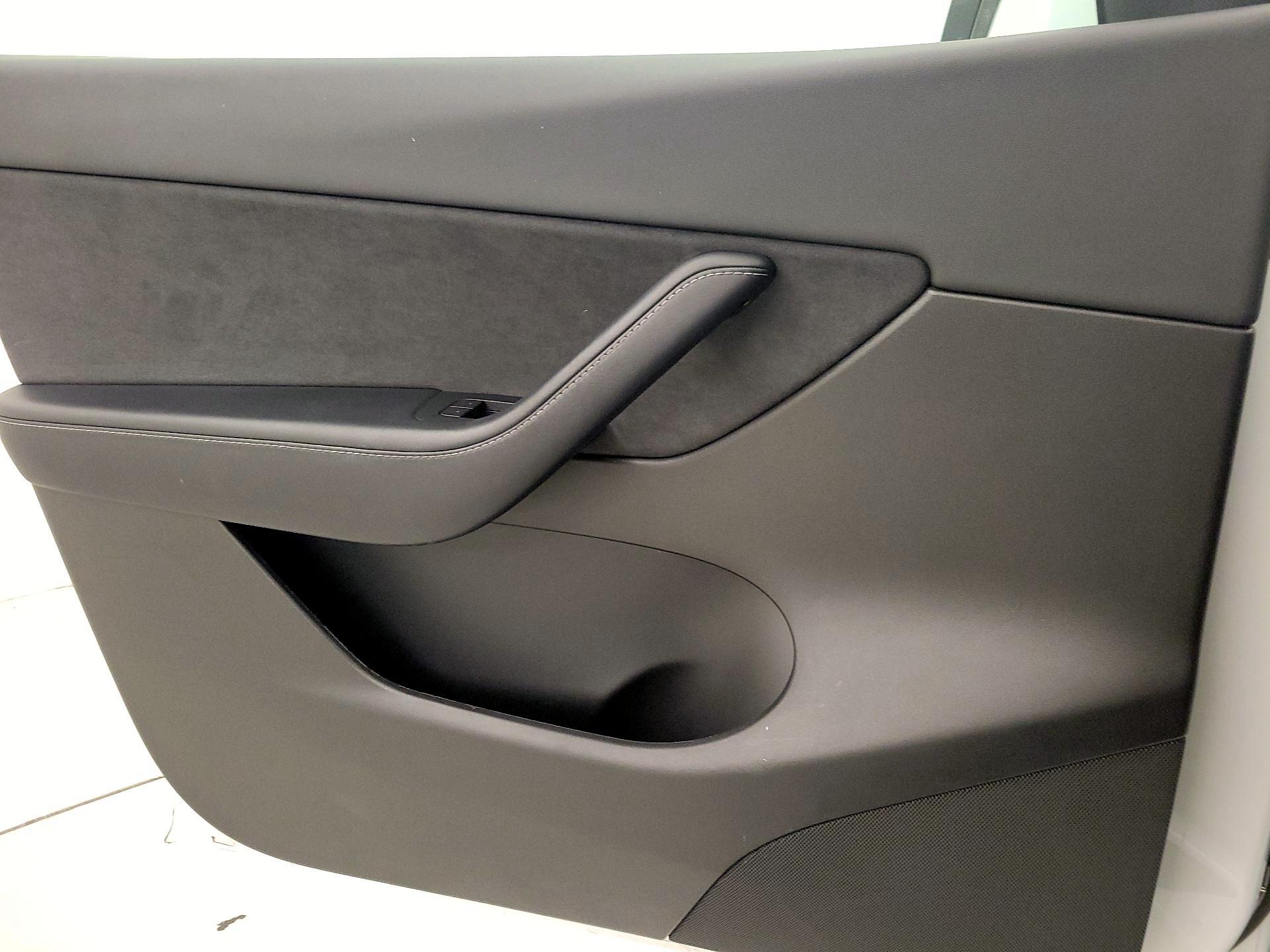 Thumbnail: 2022 Tesla Model Y - 12