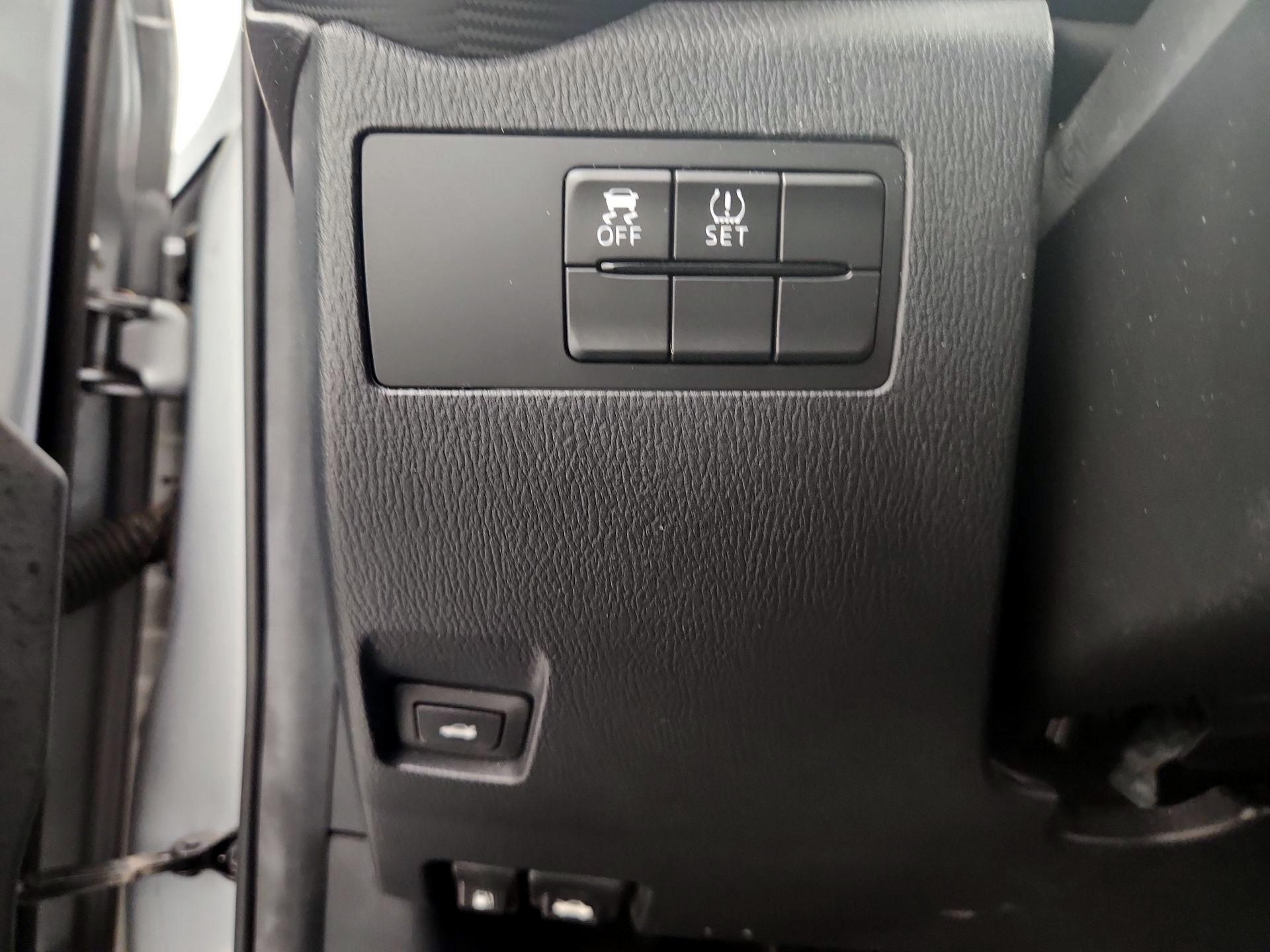 Thumbnail: 2019 Toyota Yaris - 13
