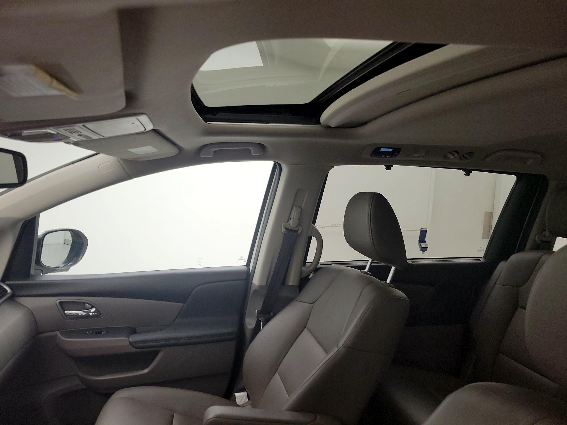 Thumbnail: 2017 Honda Odyssey - 19