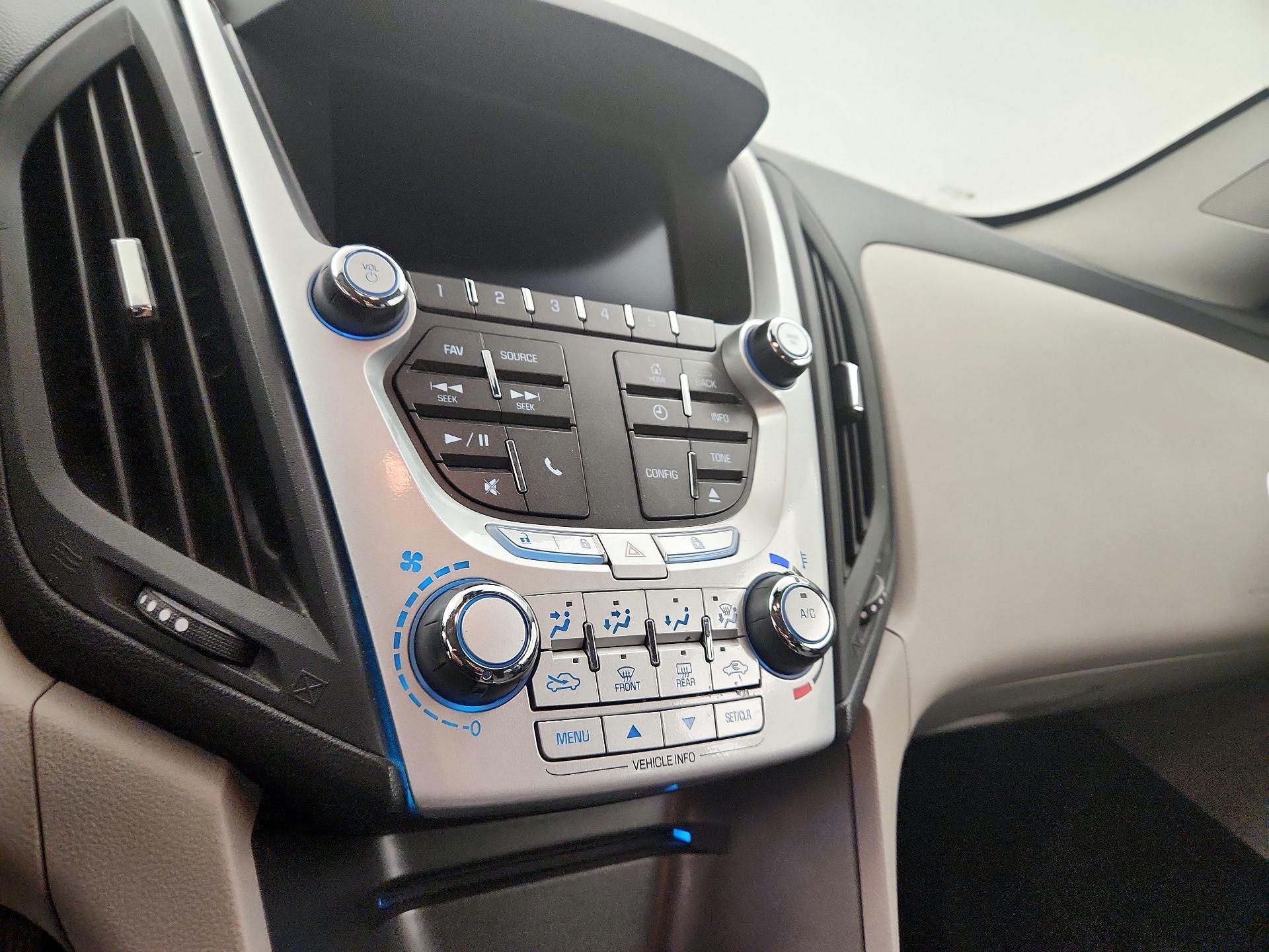 Thumbnail: 2015 Chevrolet Equinox - 15