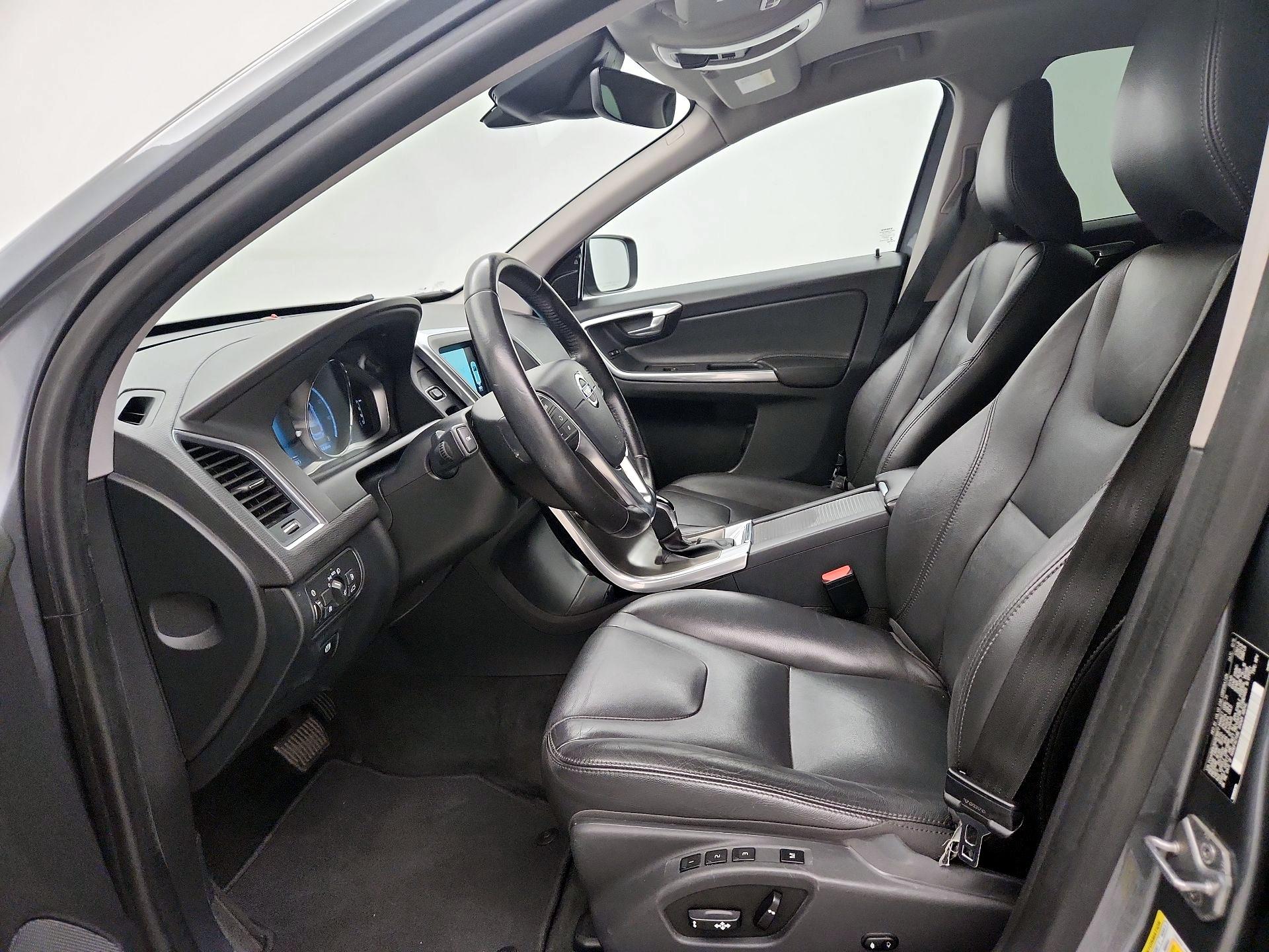 Thumbnail: 2016 Volvo XC60 - 11