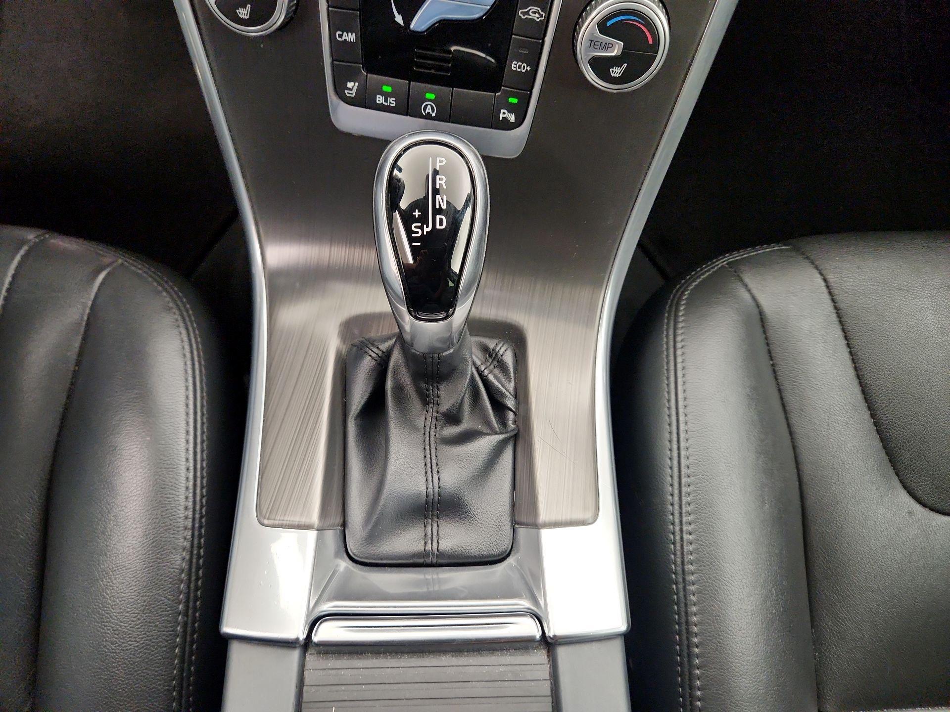 Thumbnail: 2016 Volvo XC60 - 17