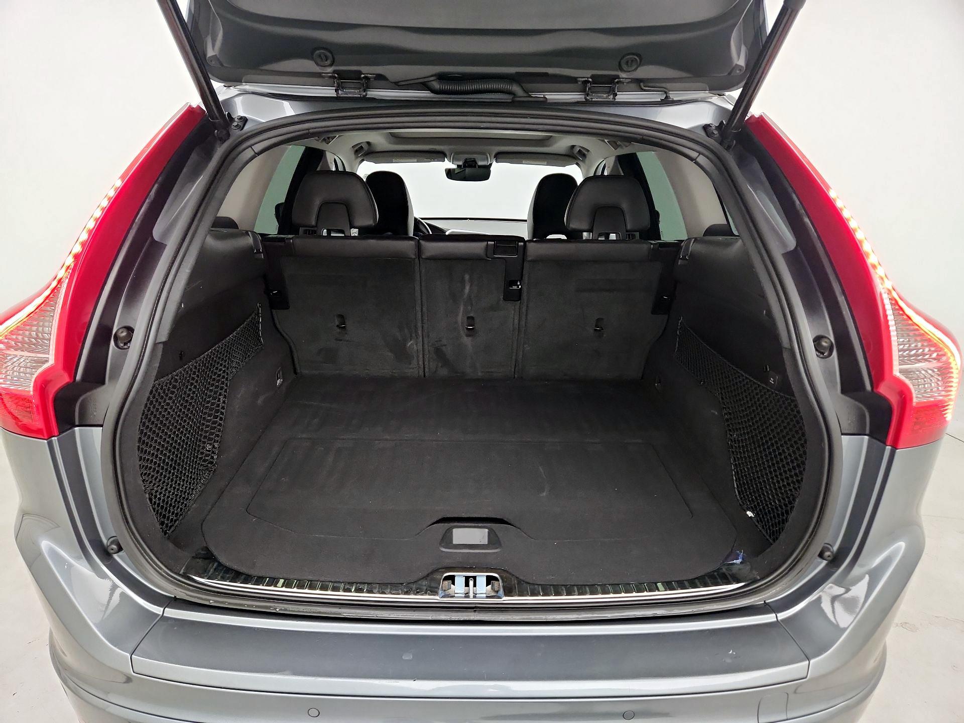 Thumbnail: 2016 Volvo XC60 - 20