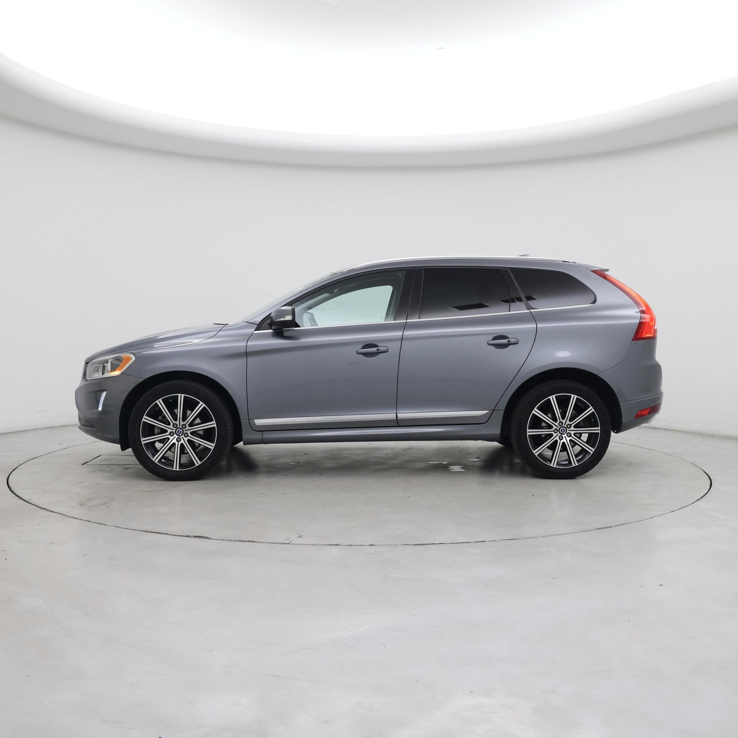 Thumbnail: 2016 Volvo XC60 - 3