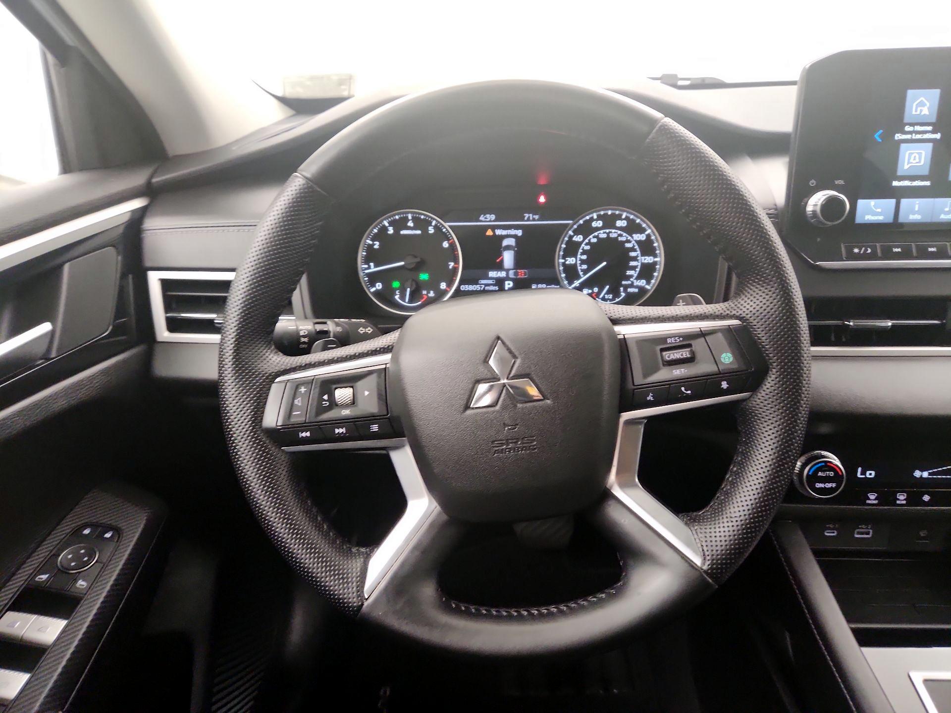 Thumbnail: 2022 Mitsubishi Outlander - 10