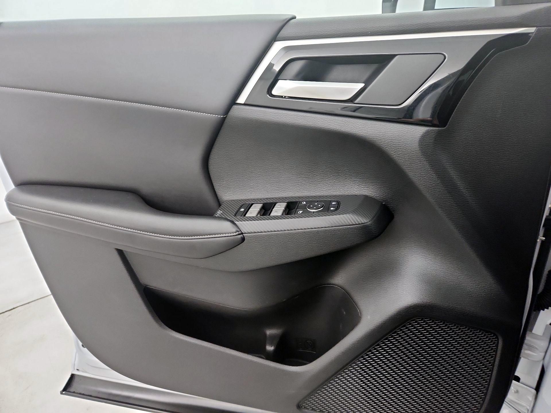 Thumbnail: 2022 Mitsubishi Outlander - 12