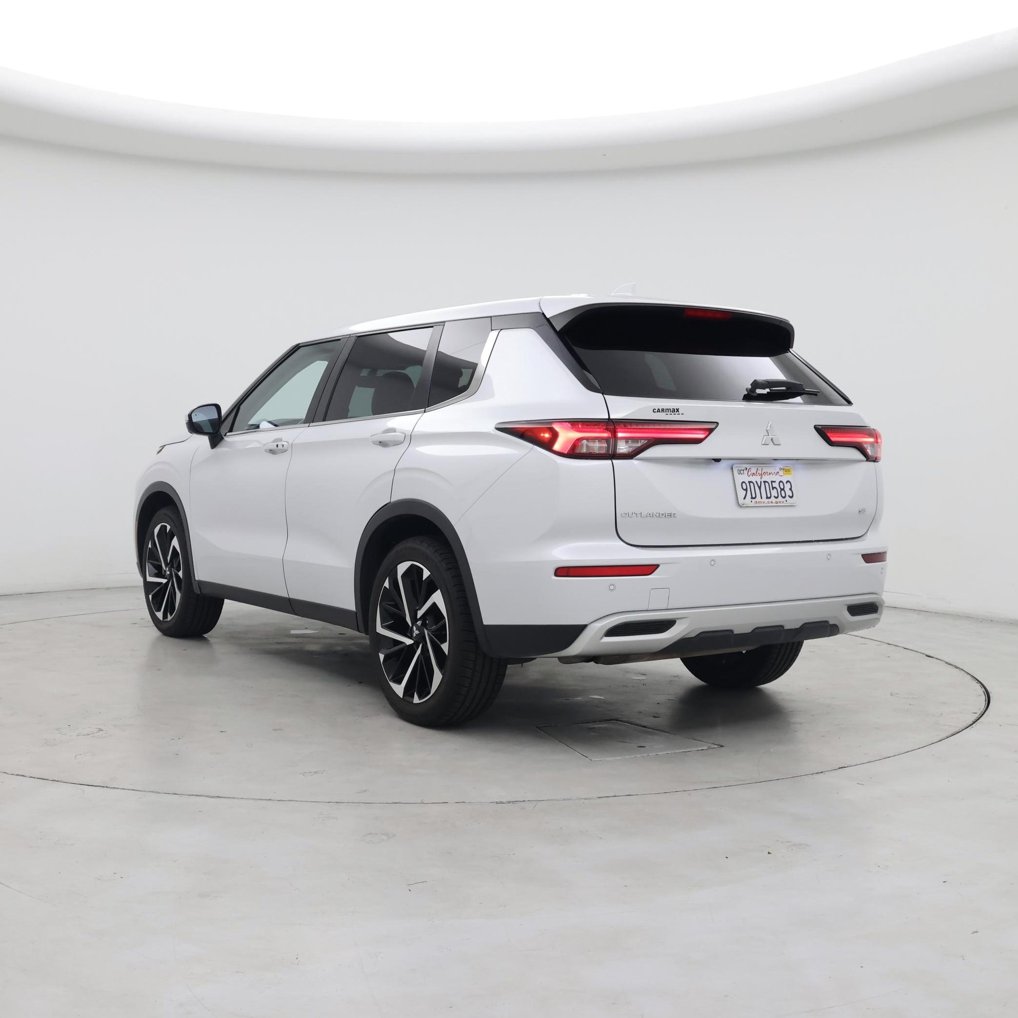 Thumbnail: 2022 Mitsubishi Outlander - 2