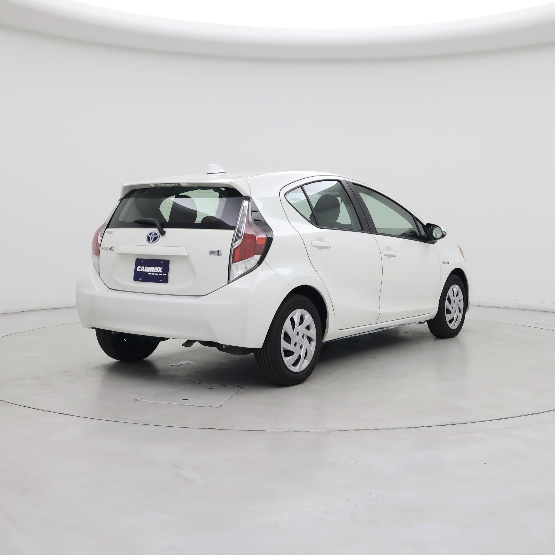 Thumbnail: 2015 Toyota Prius - 8