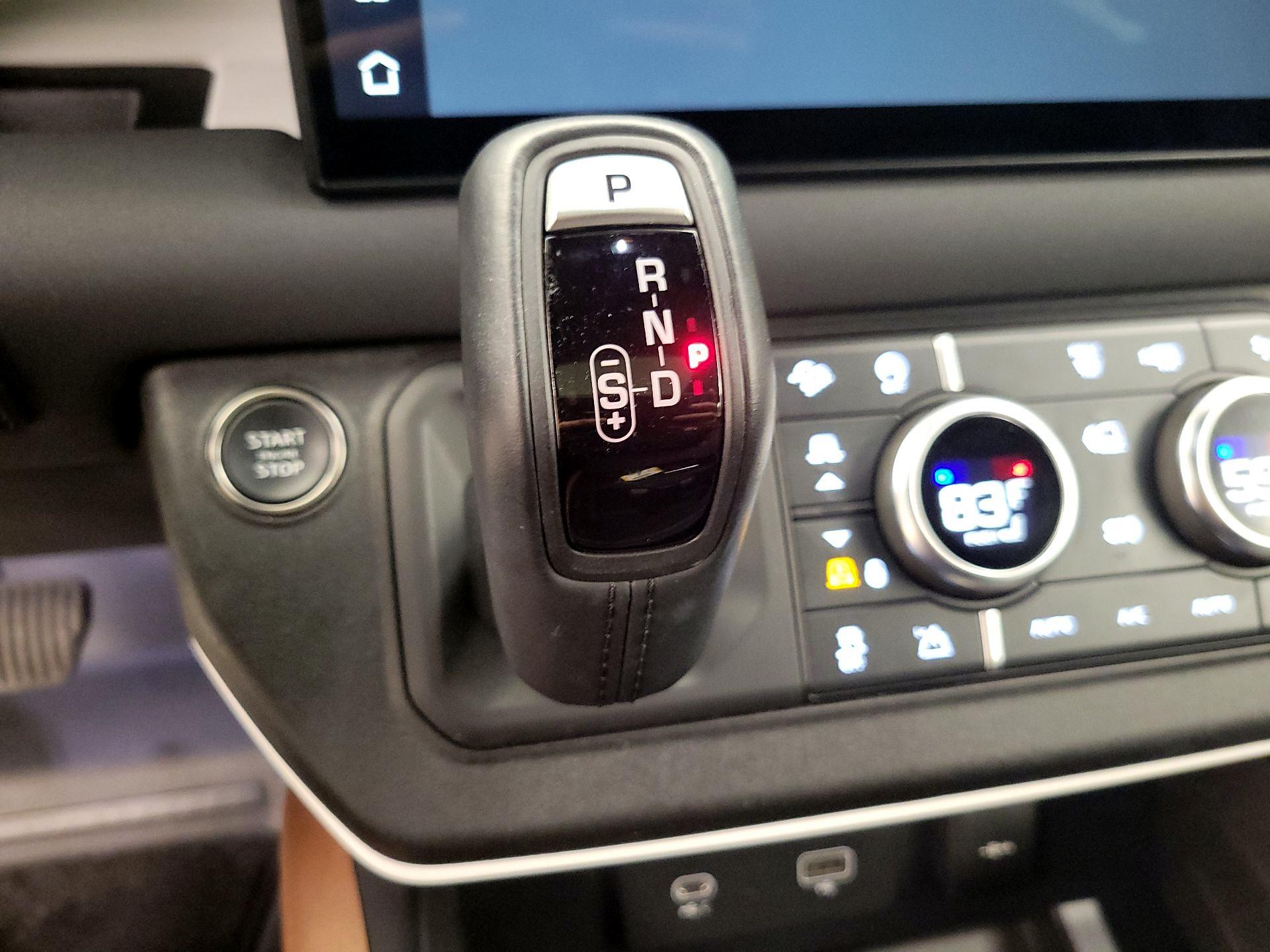 Thumbnail: 2023 Land Rover Defender - 18