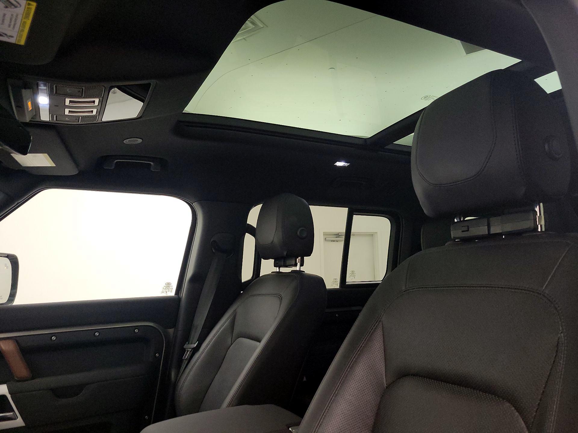 Thumbnail: 2023 Land Rover Defender - 20