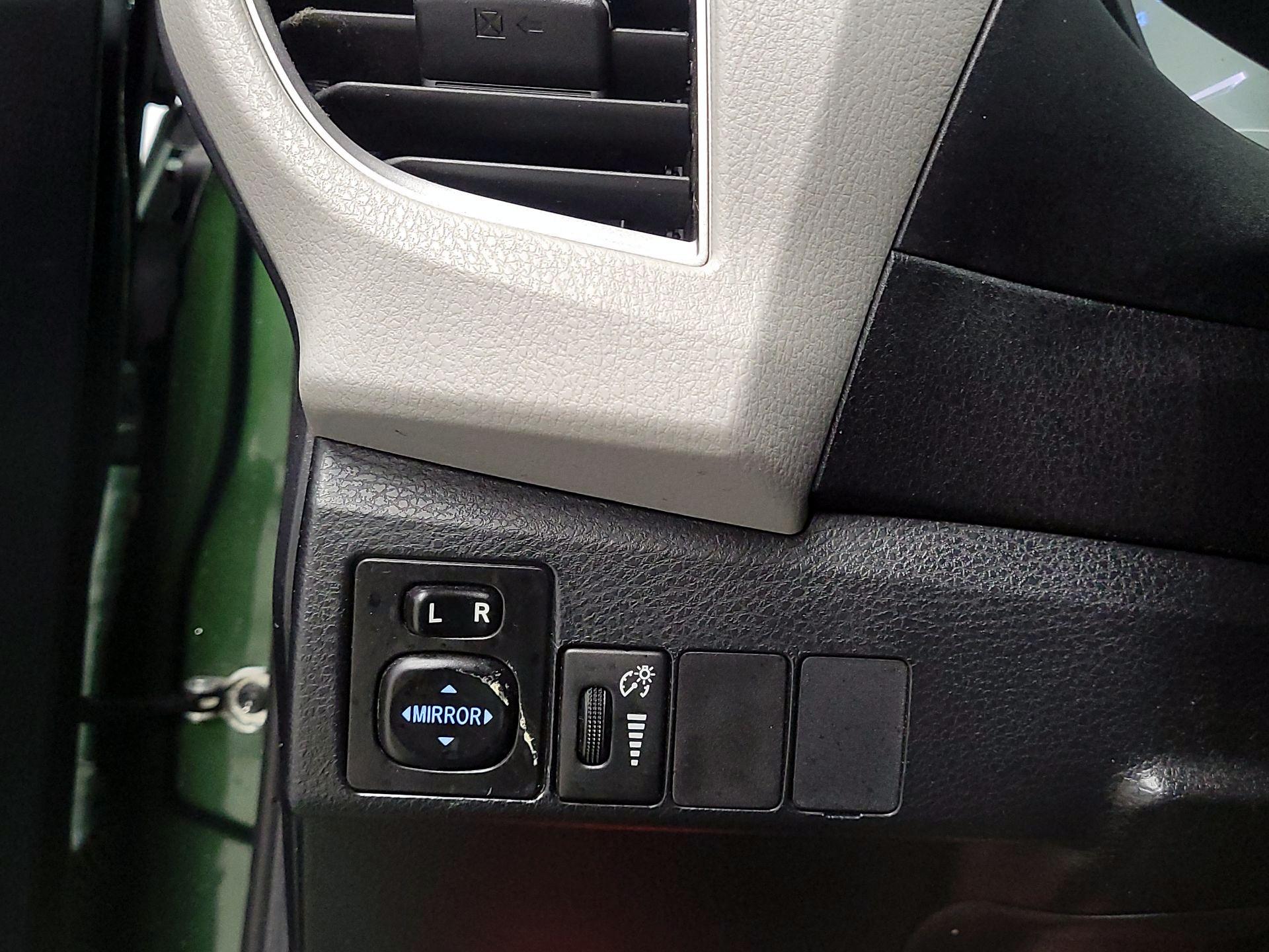 Thumbnail: 2014 Toyota Corolla - 13