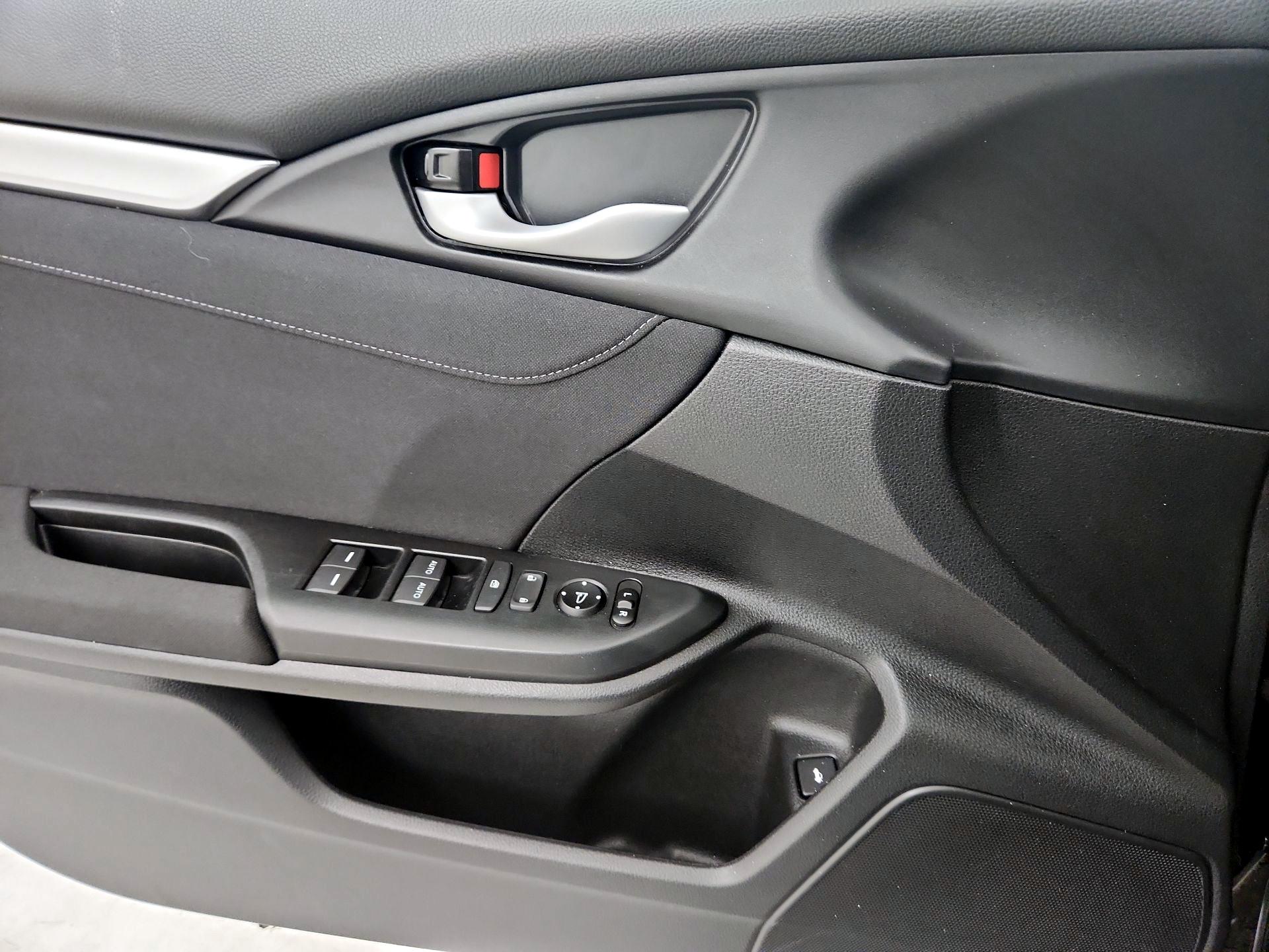 Thumbnail: 2017 Honda Civic - 12