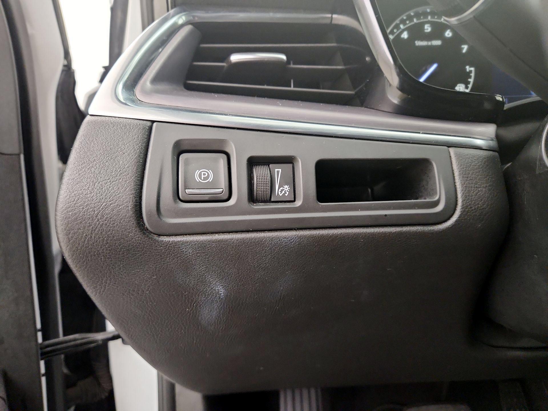 Thumbnail: 2020 Cadillac XT5 - 13