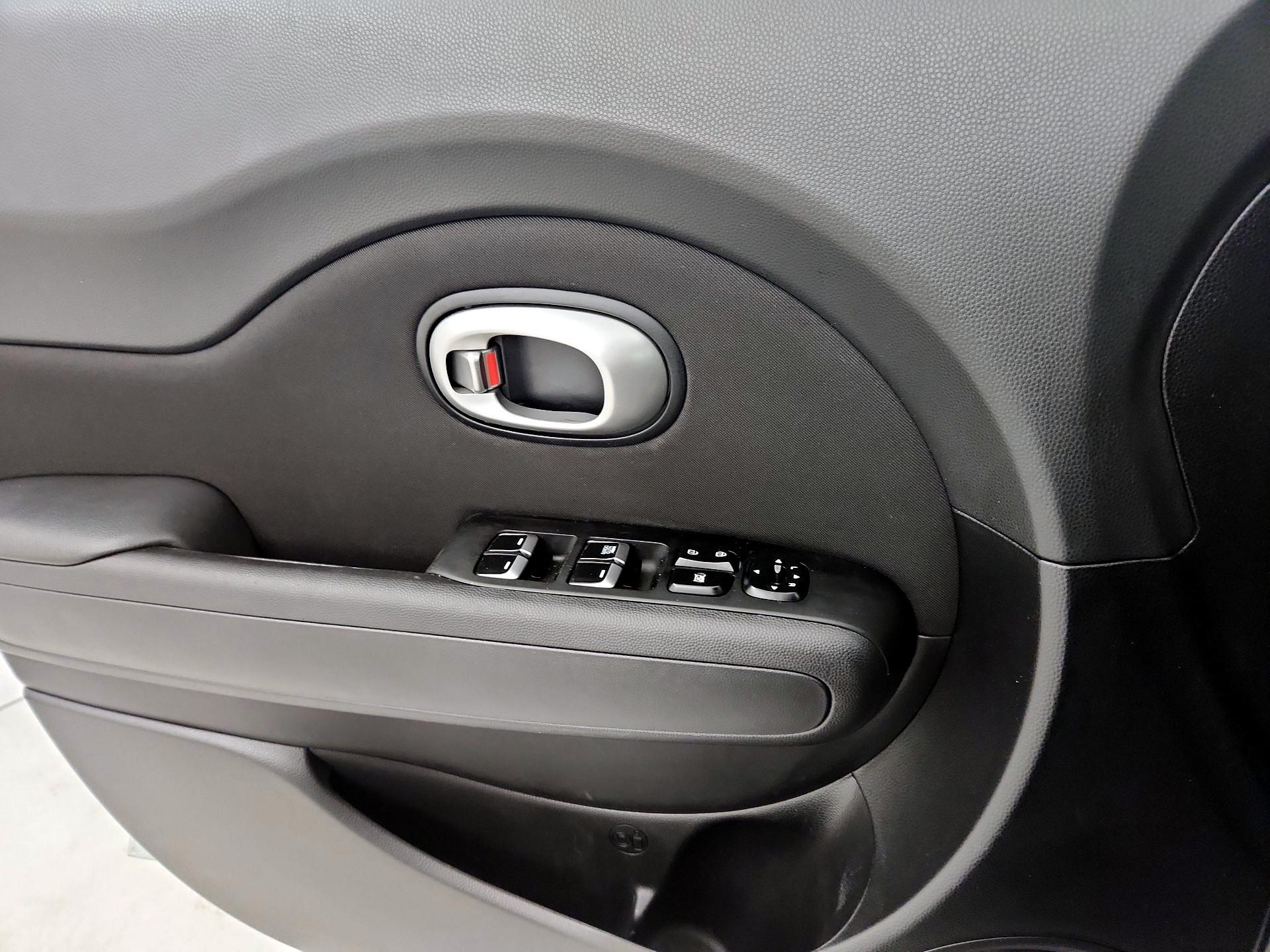Thumbnail: 2019 Kia Soul - 12