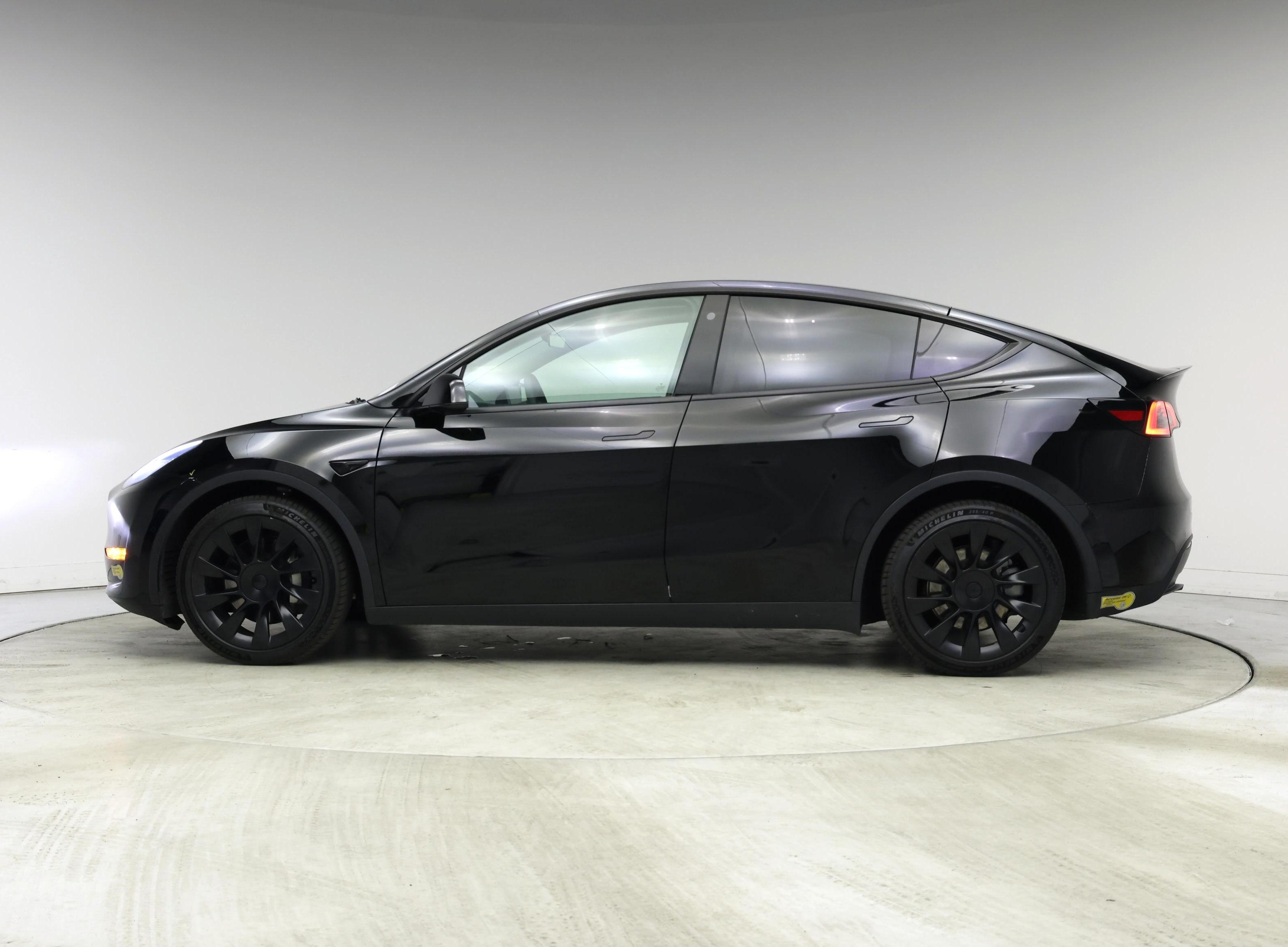 Thumbnail: 2022 Tesla Model Y - 3