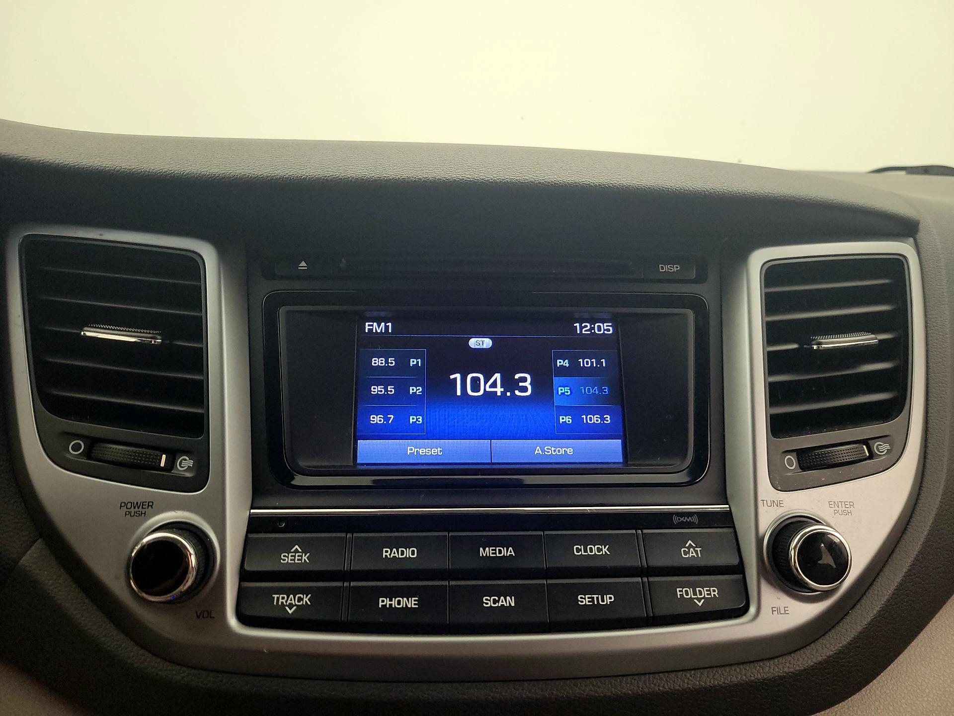 Thumbnail: 2017 Hyundai Tucson - 15