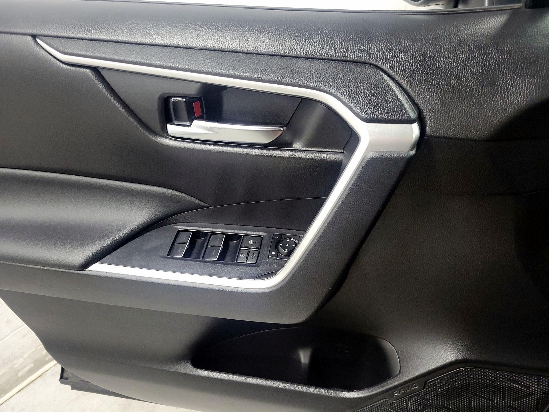 Thumbnail: 2023 Toyota RAV4 - 12