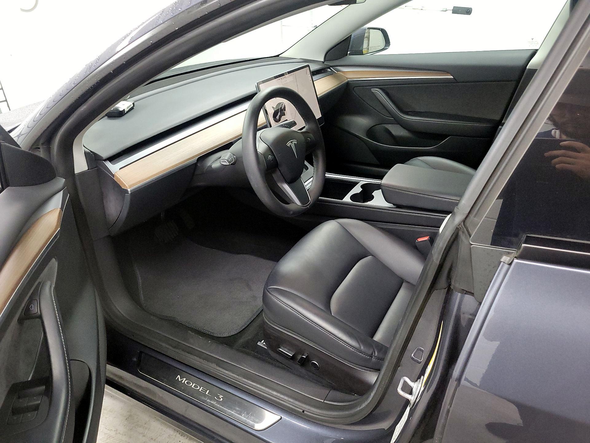 Thumbnail: 2023 Tesla Model 3 - 11