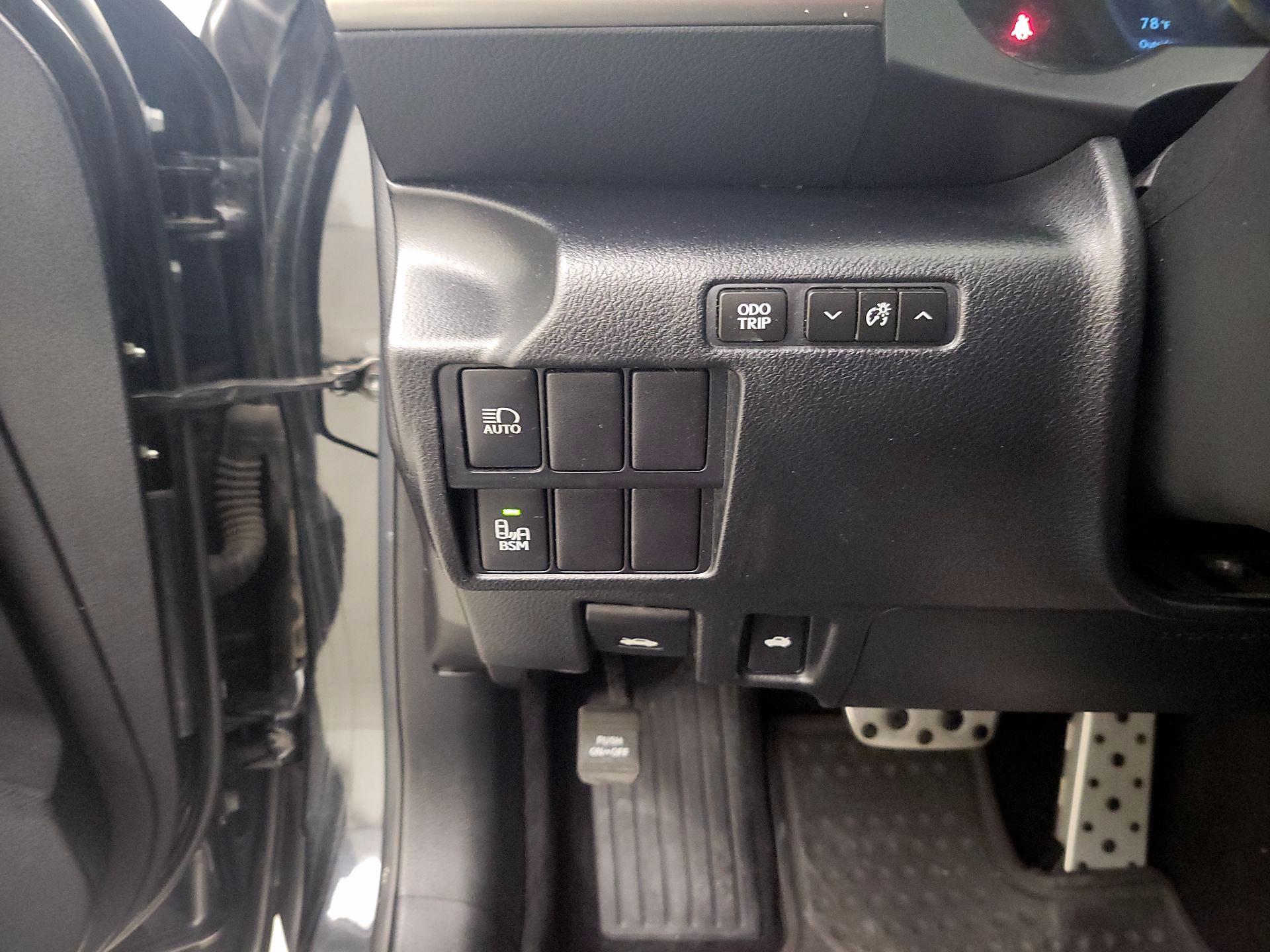 Thumbnail: 2017 Lexus IS - 13