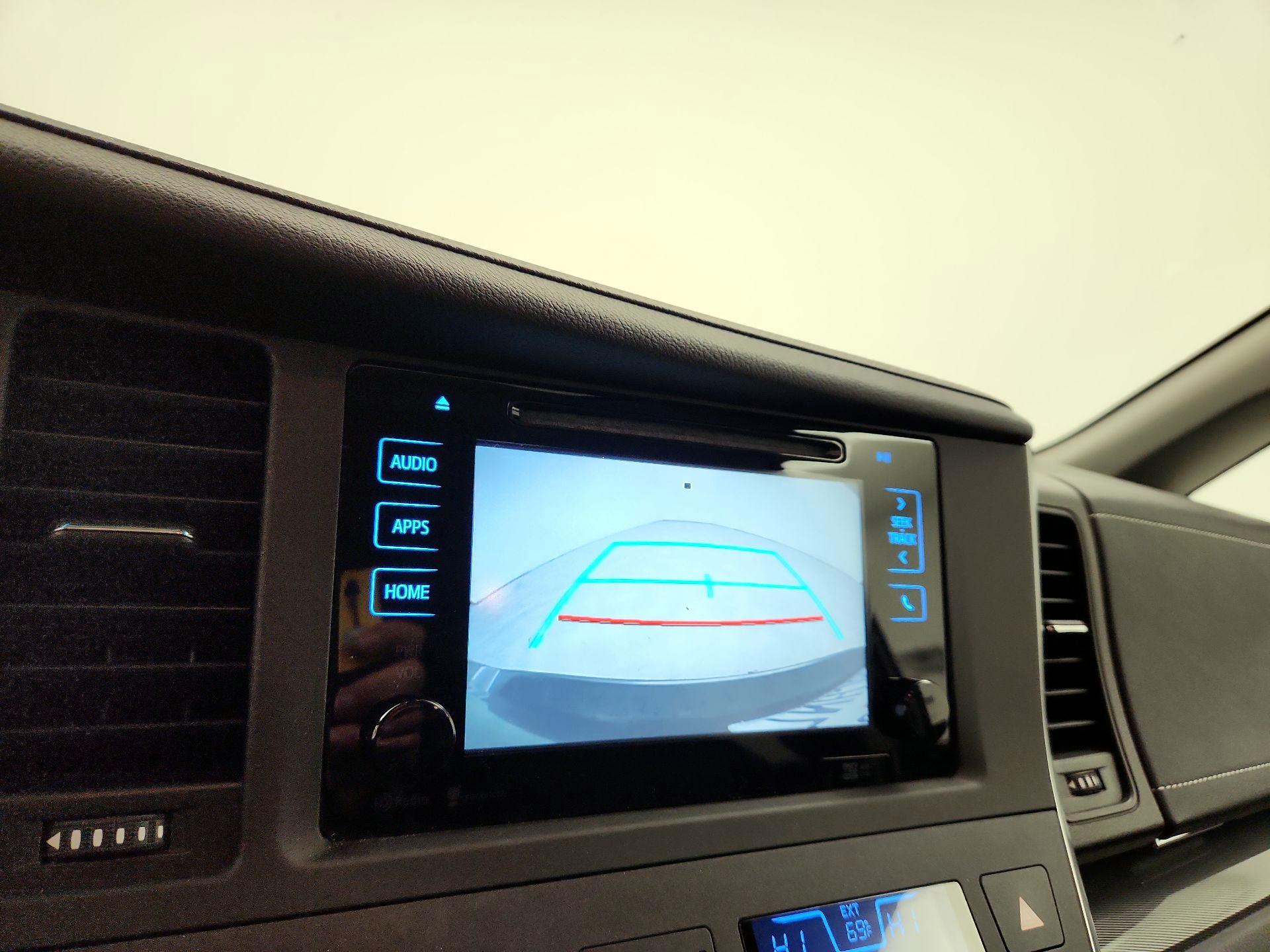 Thumbnail: 2015 Toyota Sienna - 14