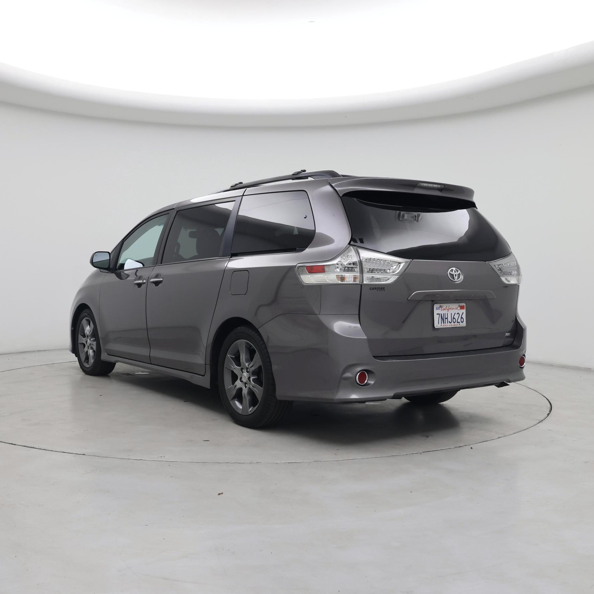 Thumbnail: 2015 Toyota Sienna - 2