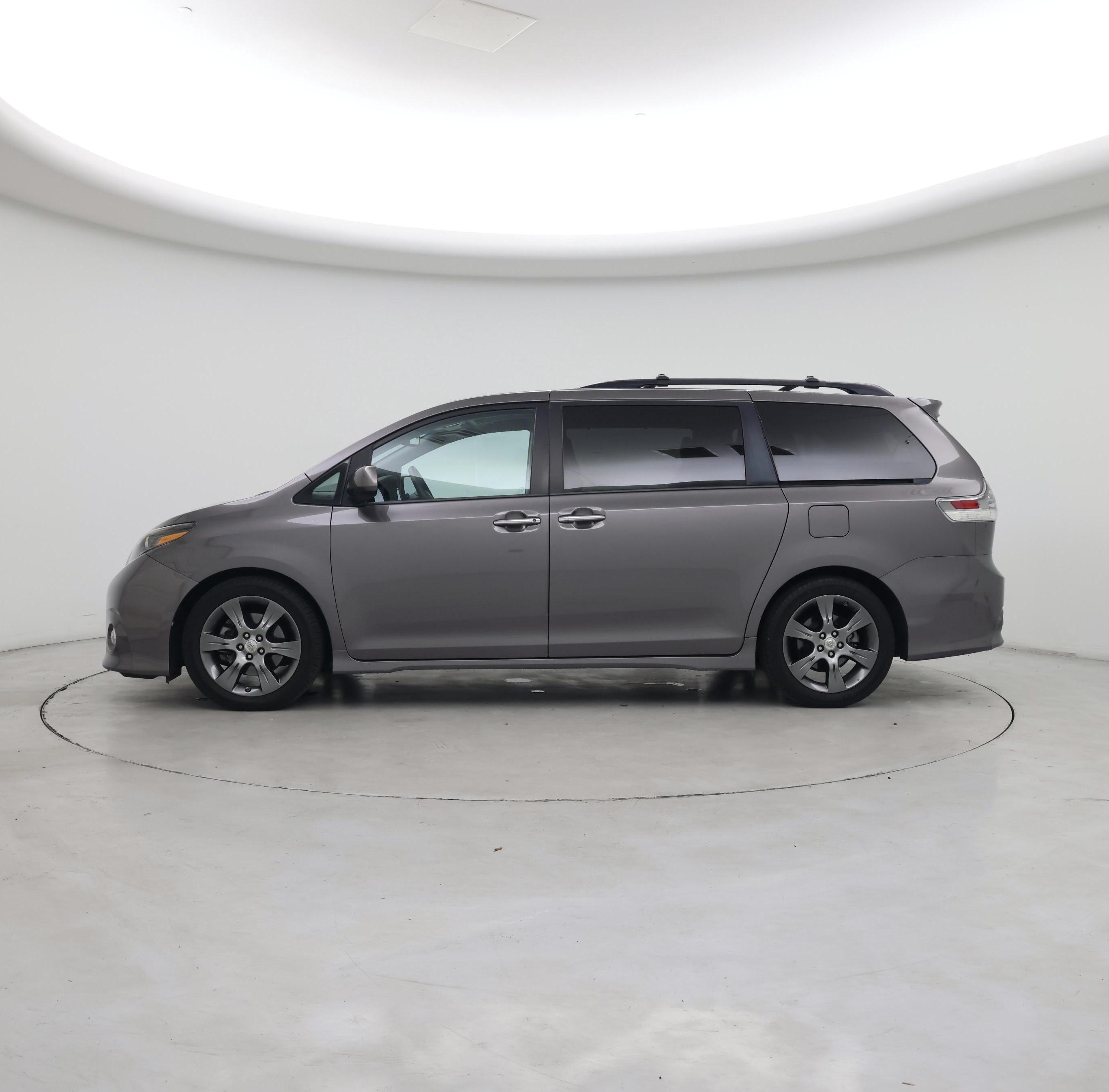 Thumbnail: 2015 Toyota Sienna - 3