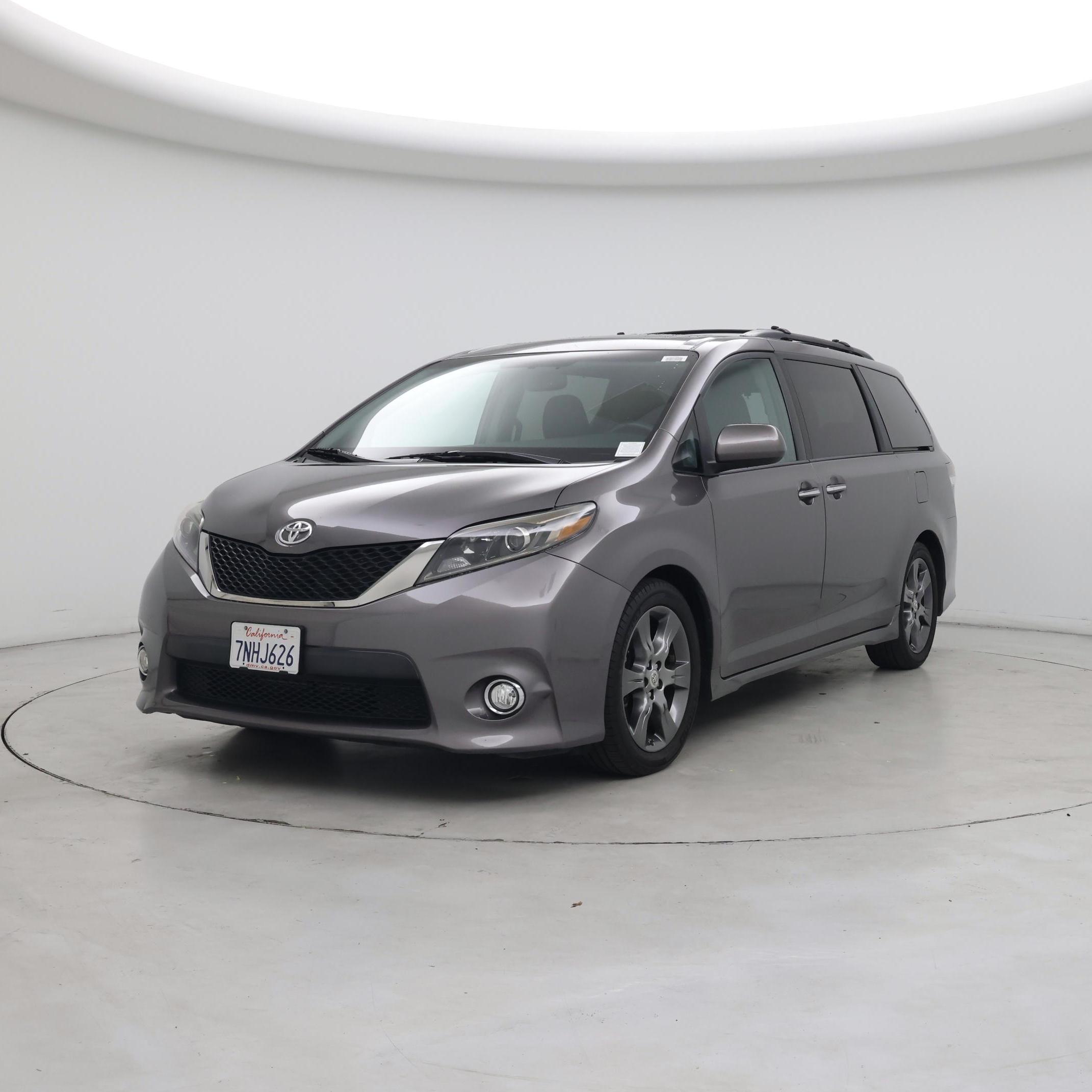 Thumbnail: 2015 Toyota Sienna - 4