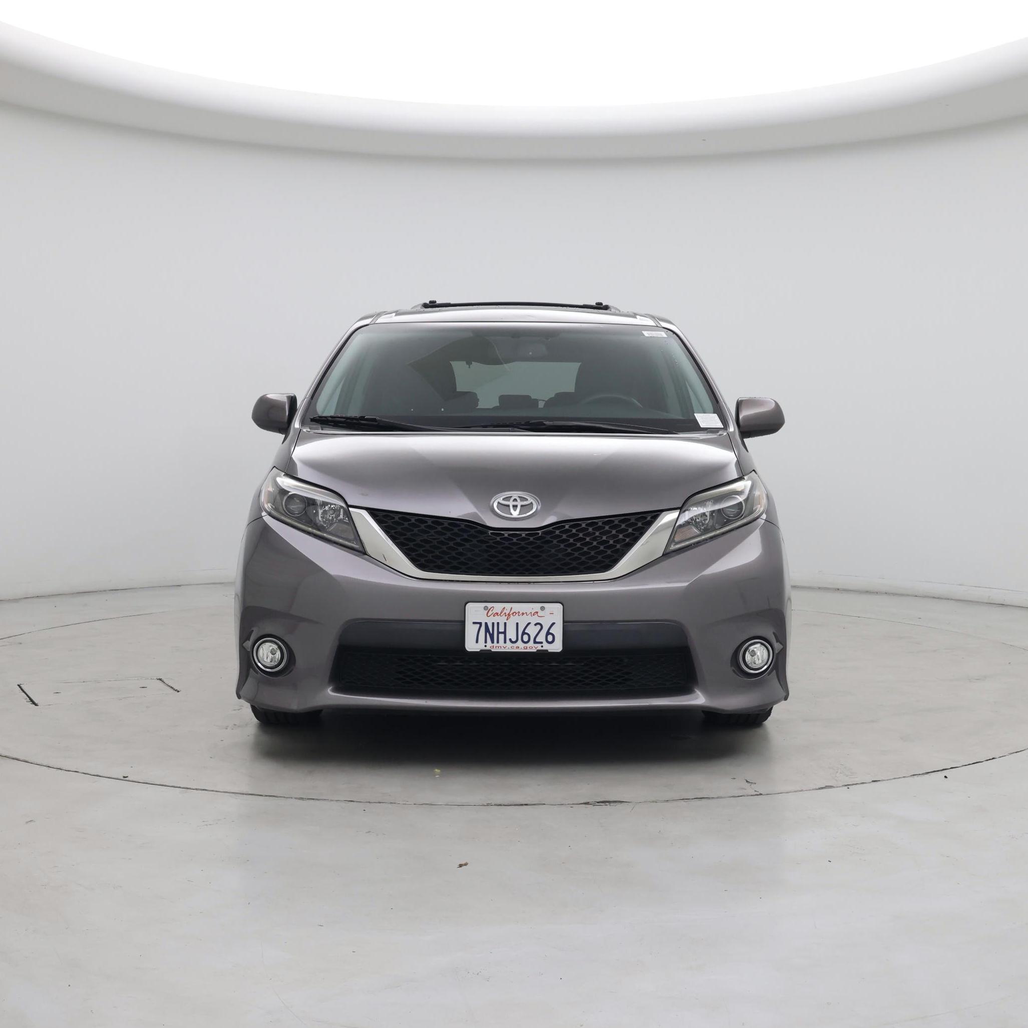 Thumbnail: 2015 Toyota Sienna - 5