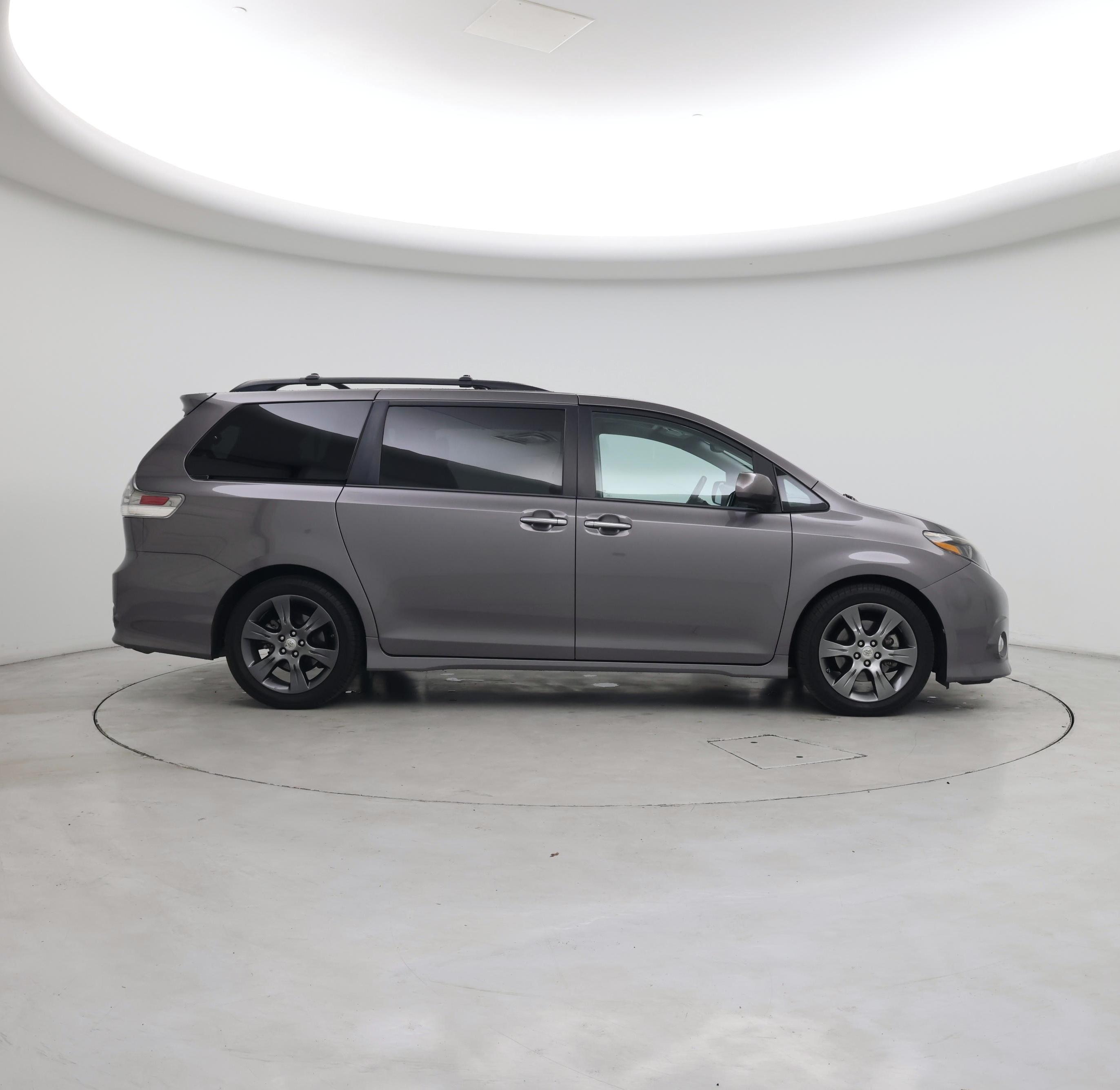 Thumbnail: 2015 Toyota Sienna - 7