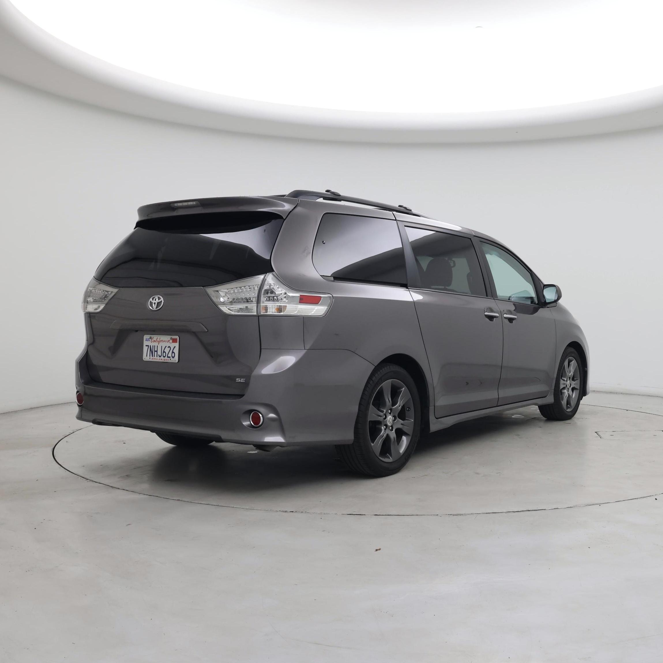 Thumbnail: 2015 Toyota Sienna - 8