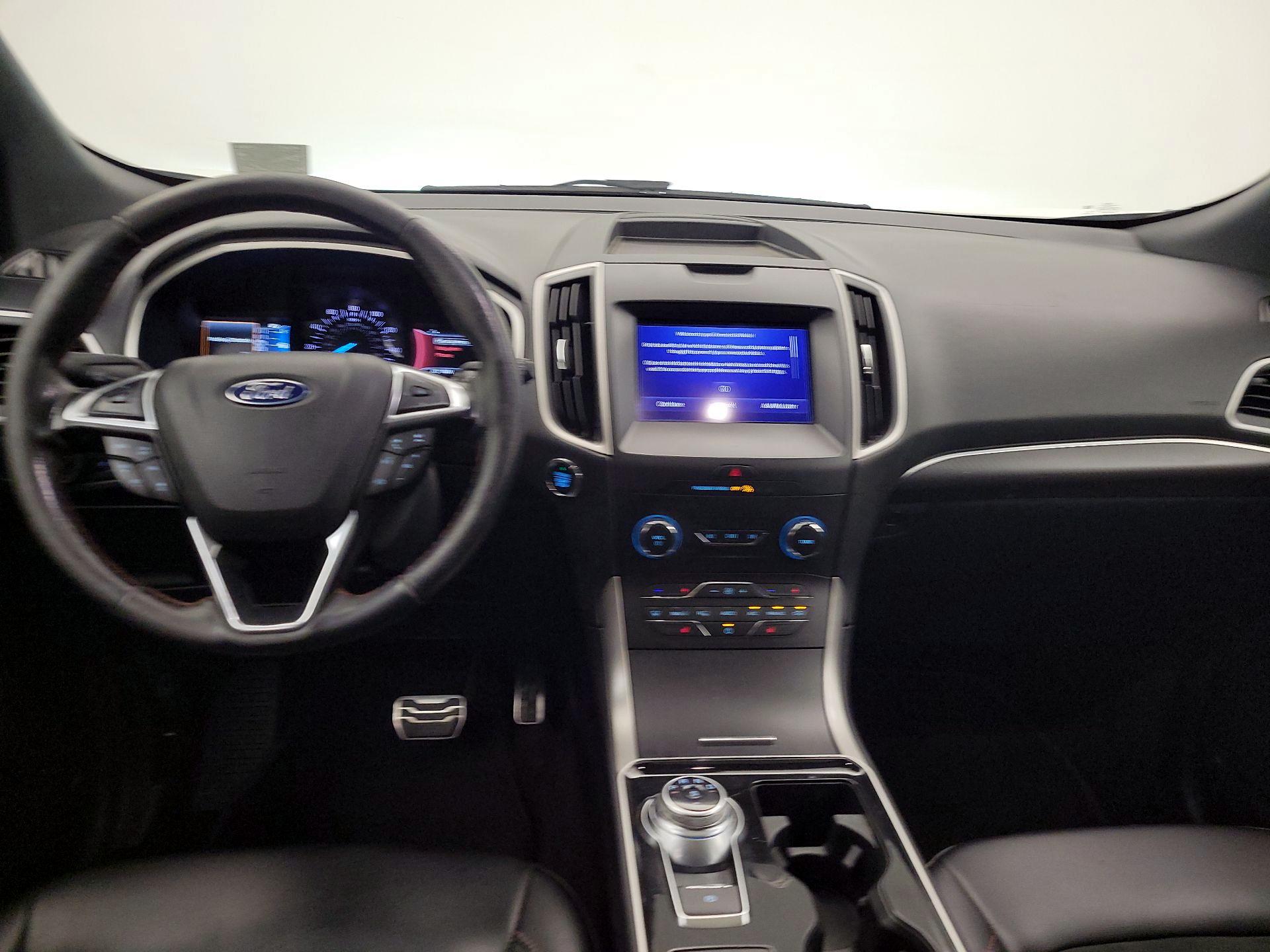 Thumbnail: 2020 Ford Edge - 9