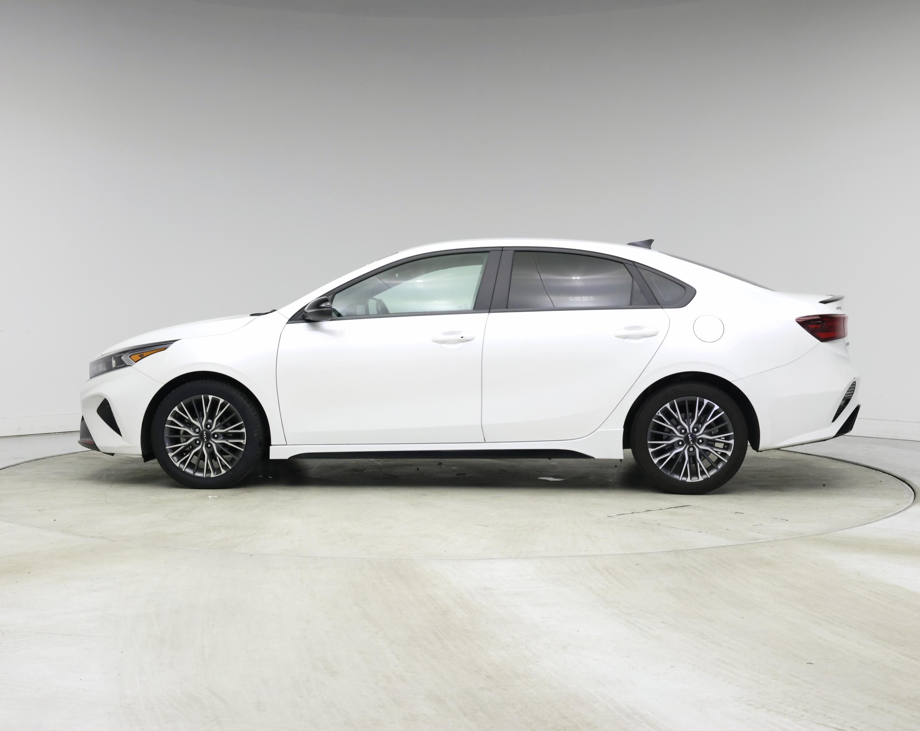 Thumbnail: 2024 Kia Forte - 3