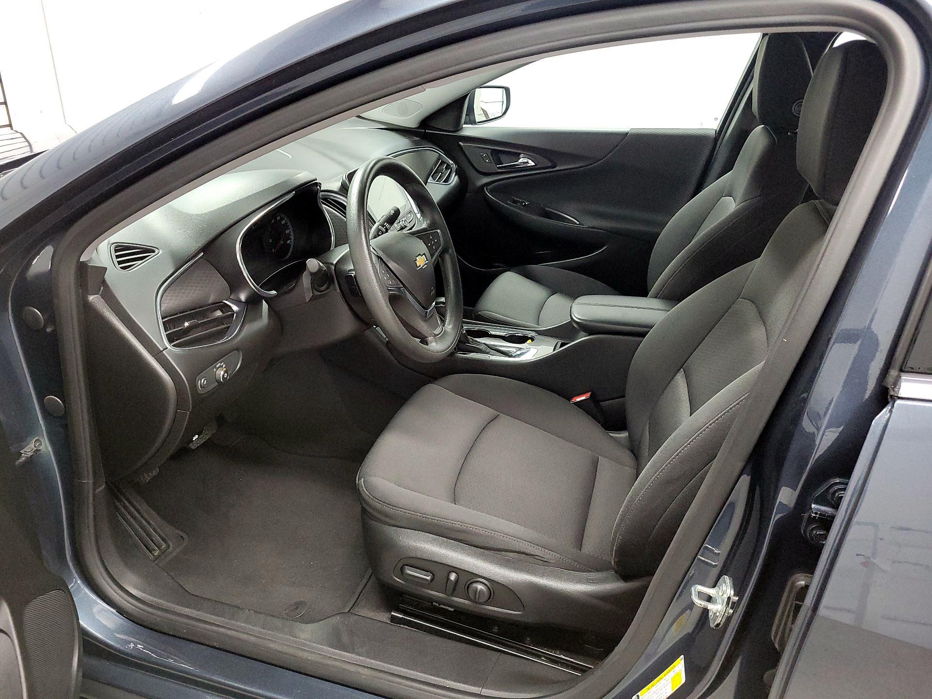 Thumbnail: 2020 Chevrolet Malibu - 11