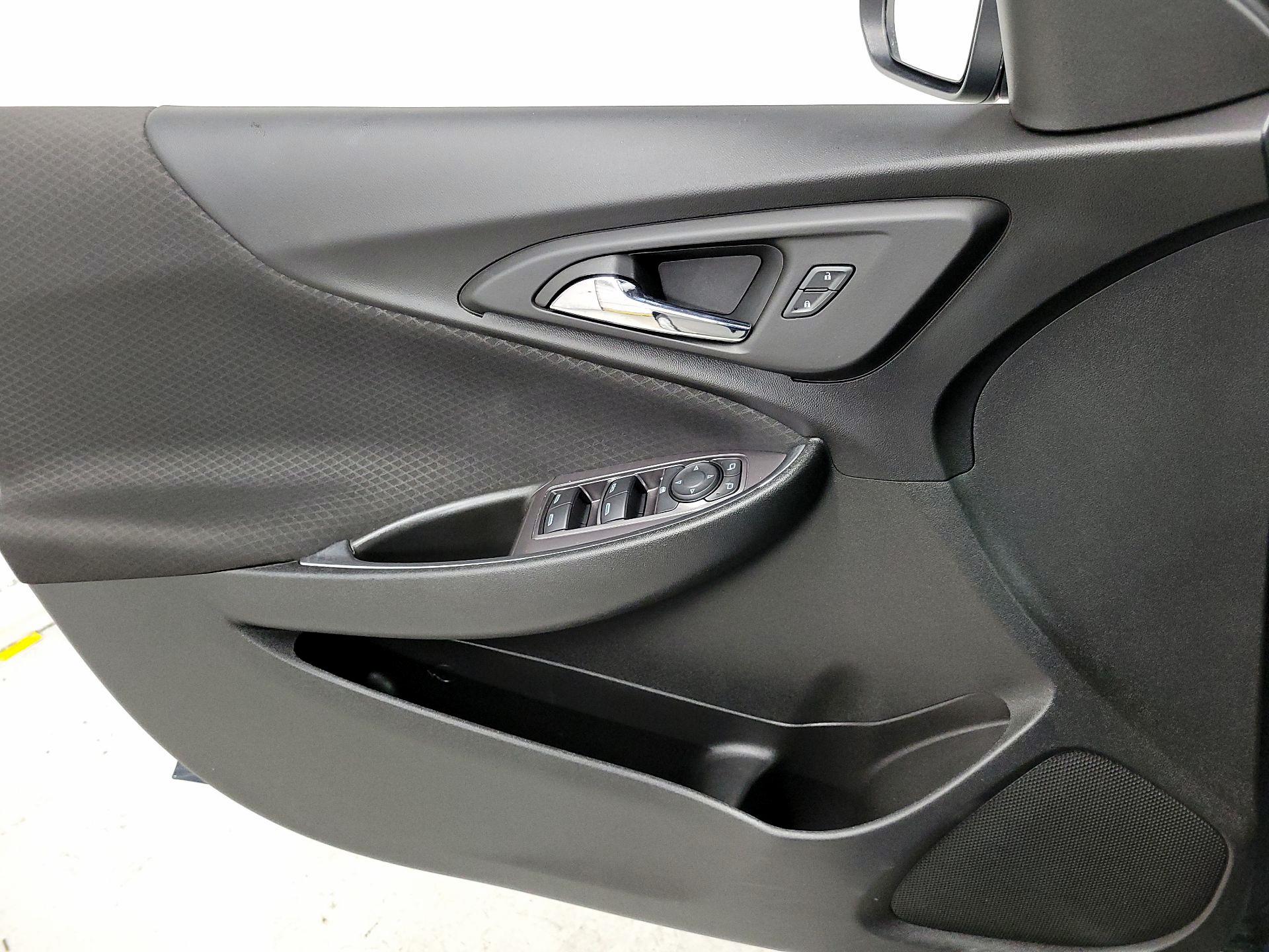 Thumbnail: 2020 Chevrolet Malibu - 12