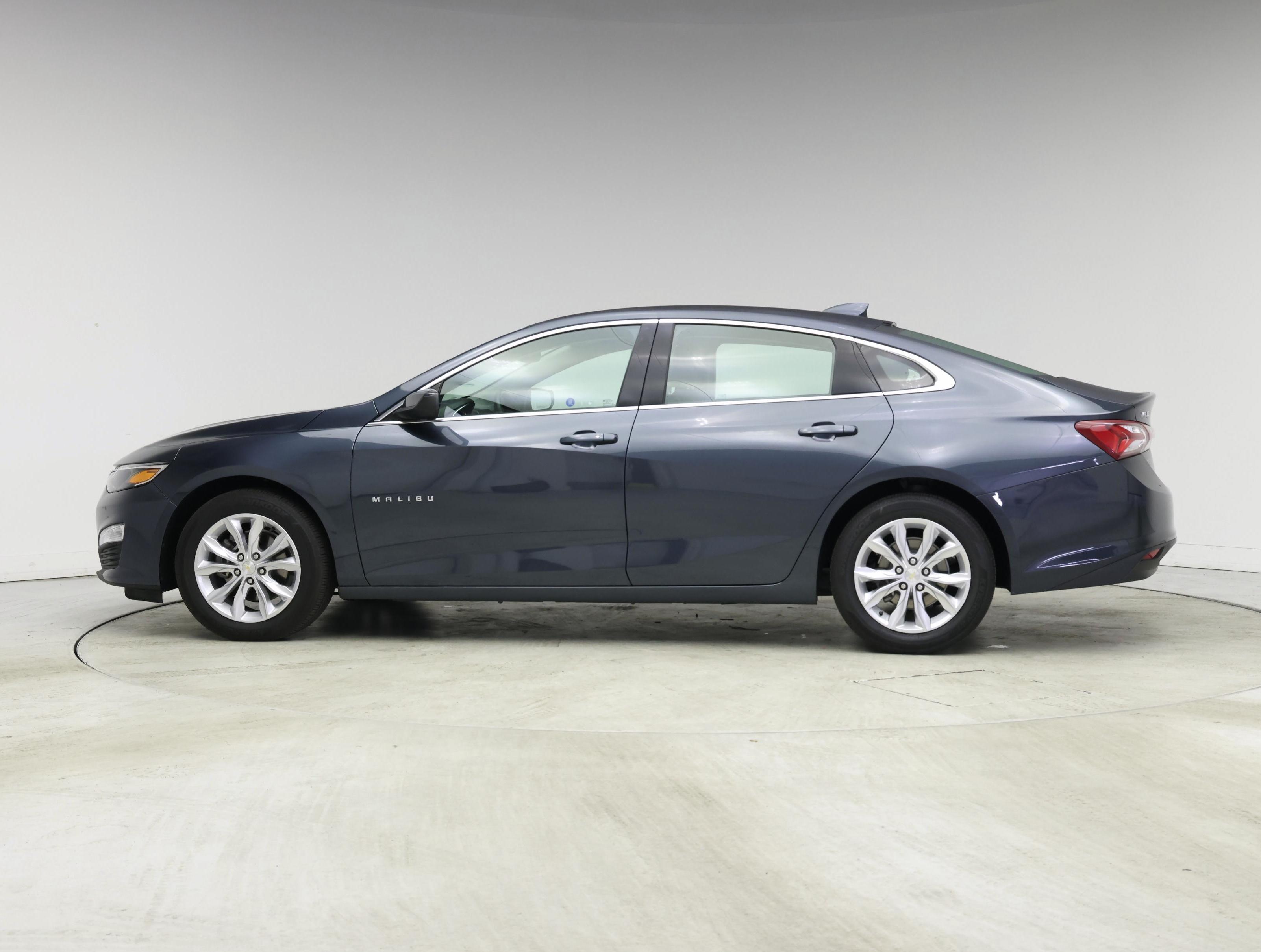 Thumbnail: 2020 Chevrolet Malibu - 3