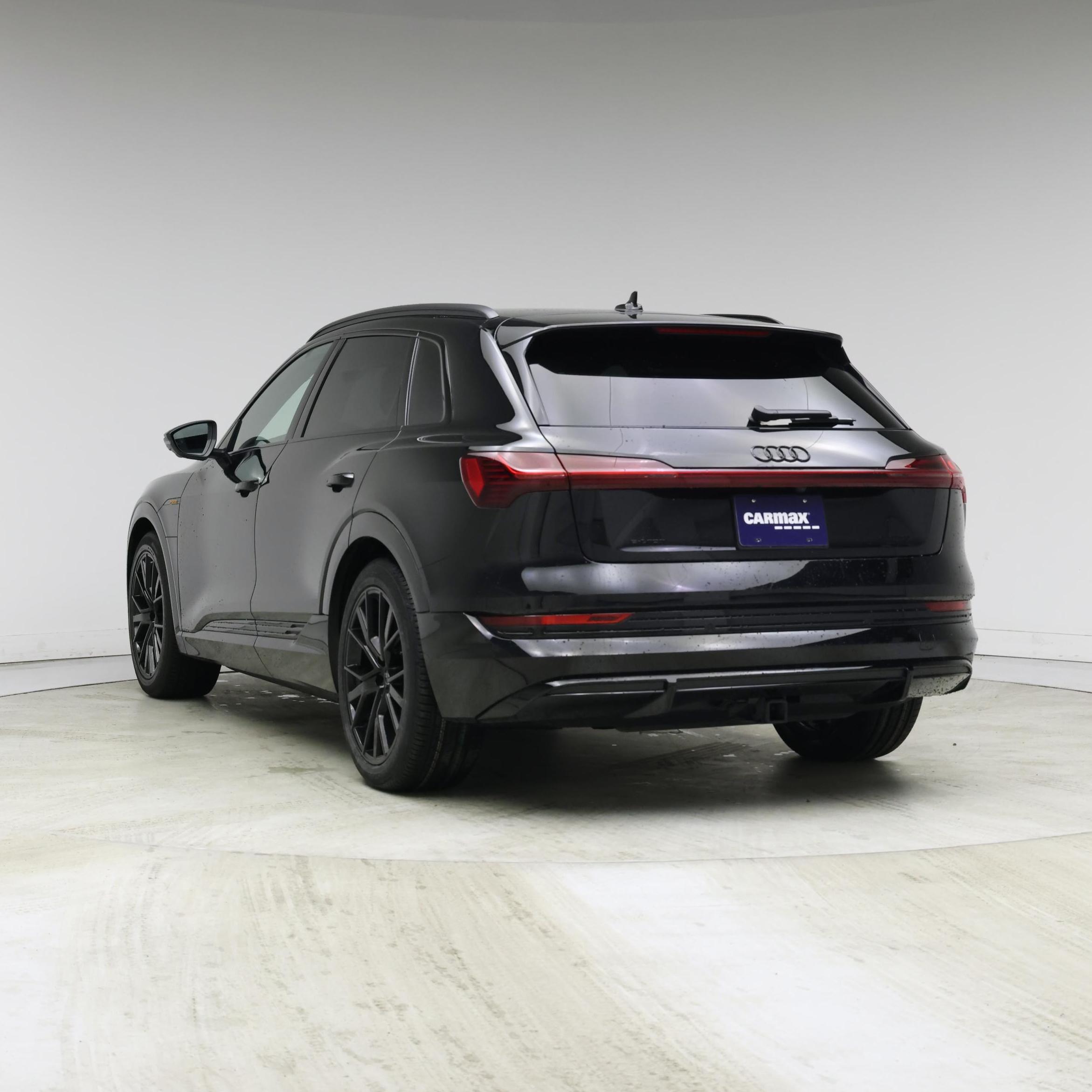 Thumbnail: 2023 Audi e-tron - 2