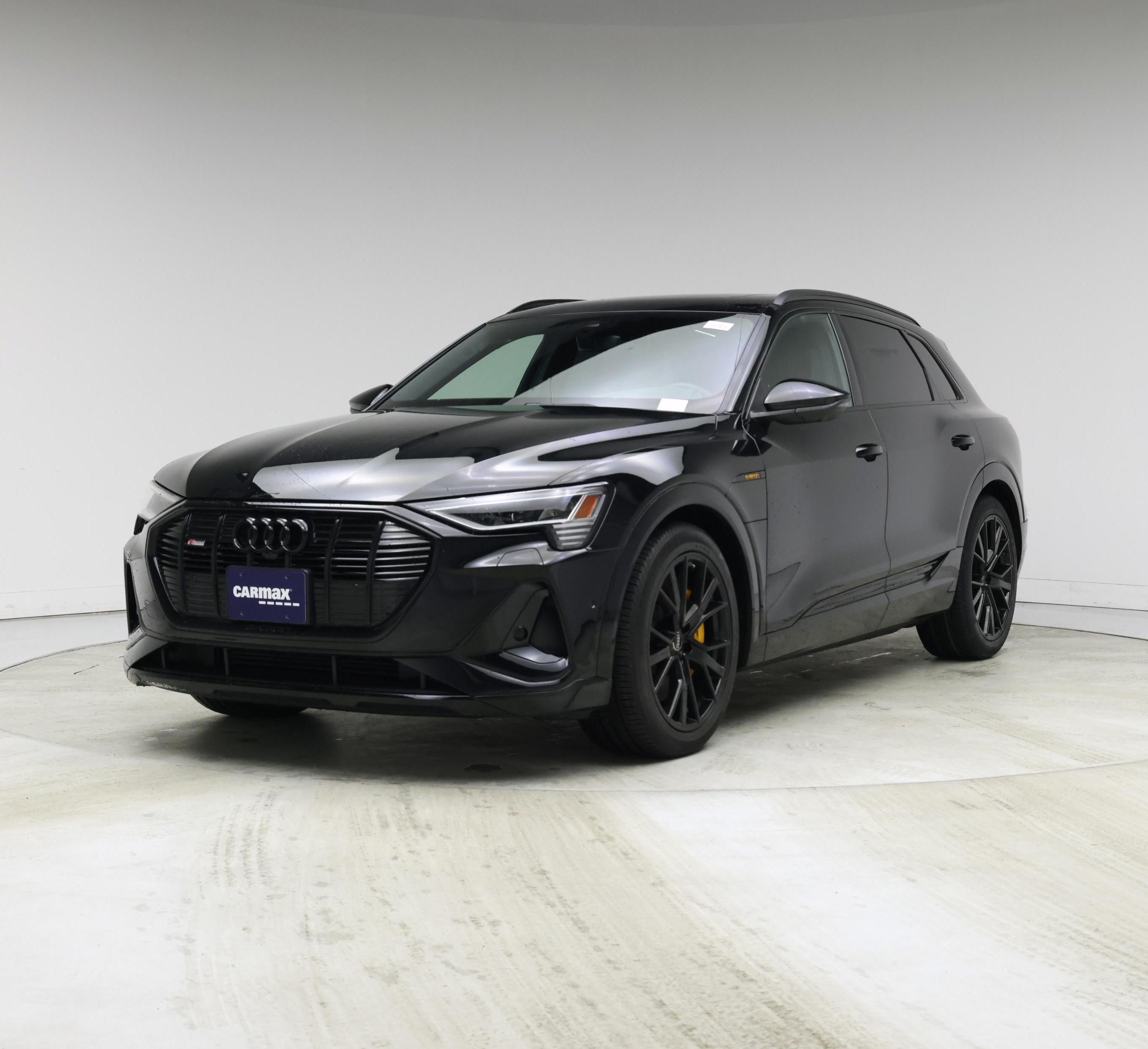Thumbnail: 2023 Audi e-tron - 4