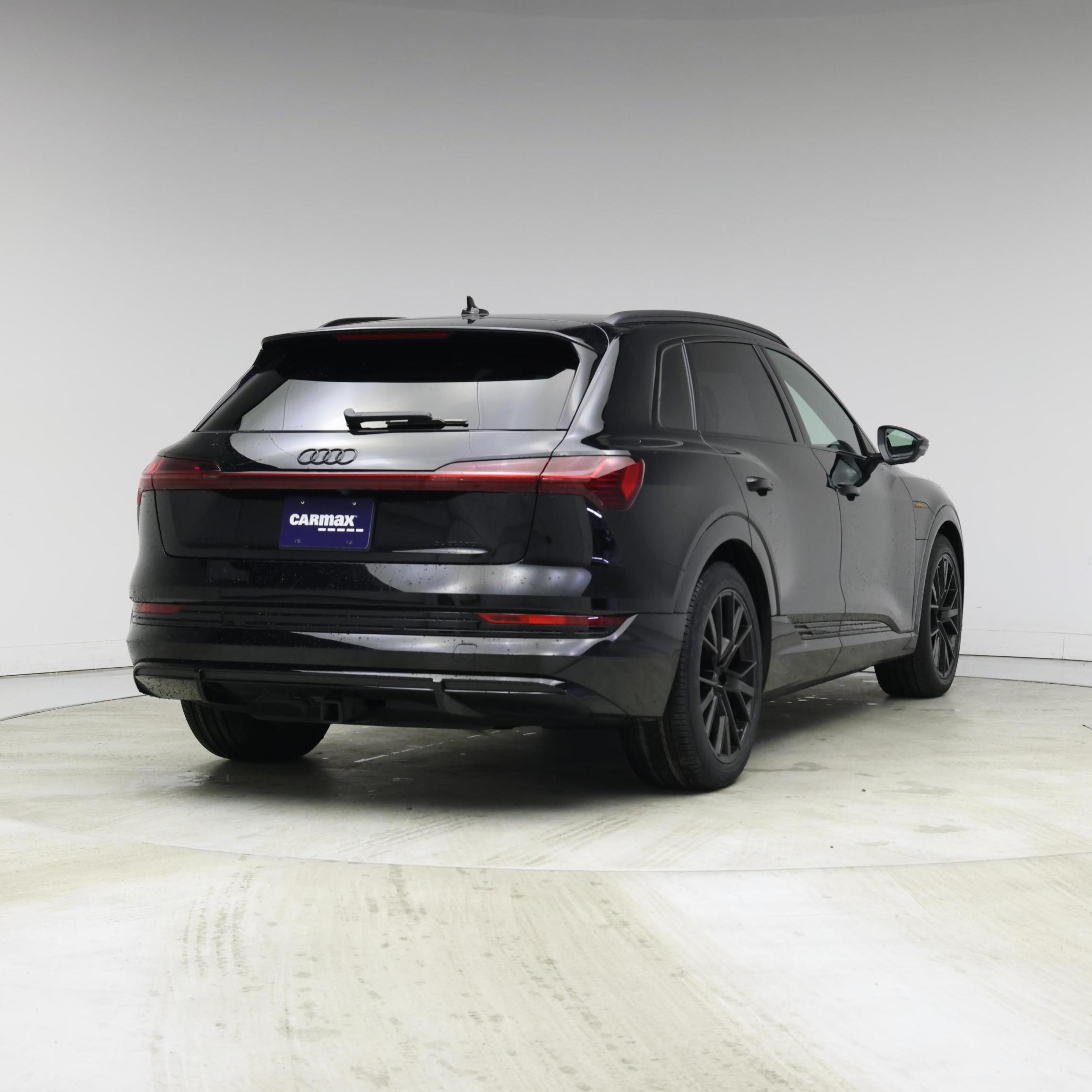 Thumbnail: 2023 Audi e-tron - 8