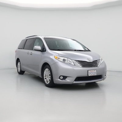 Silver 2015 Toyota Sienna XLE