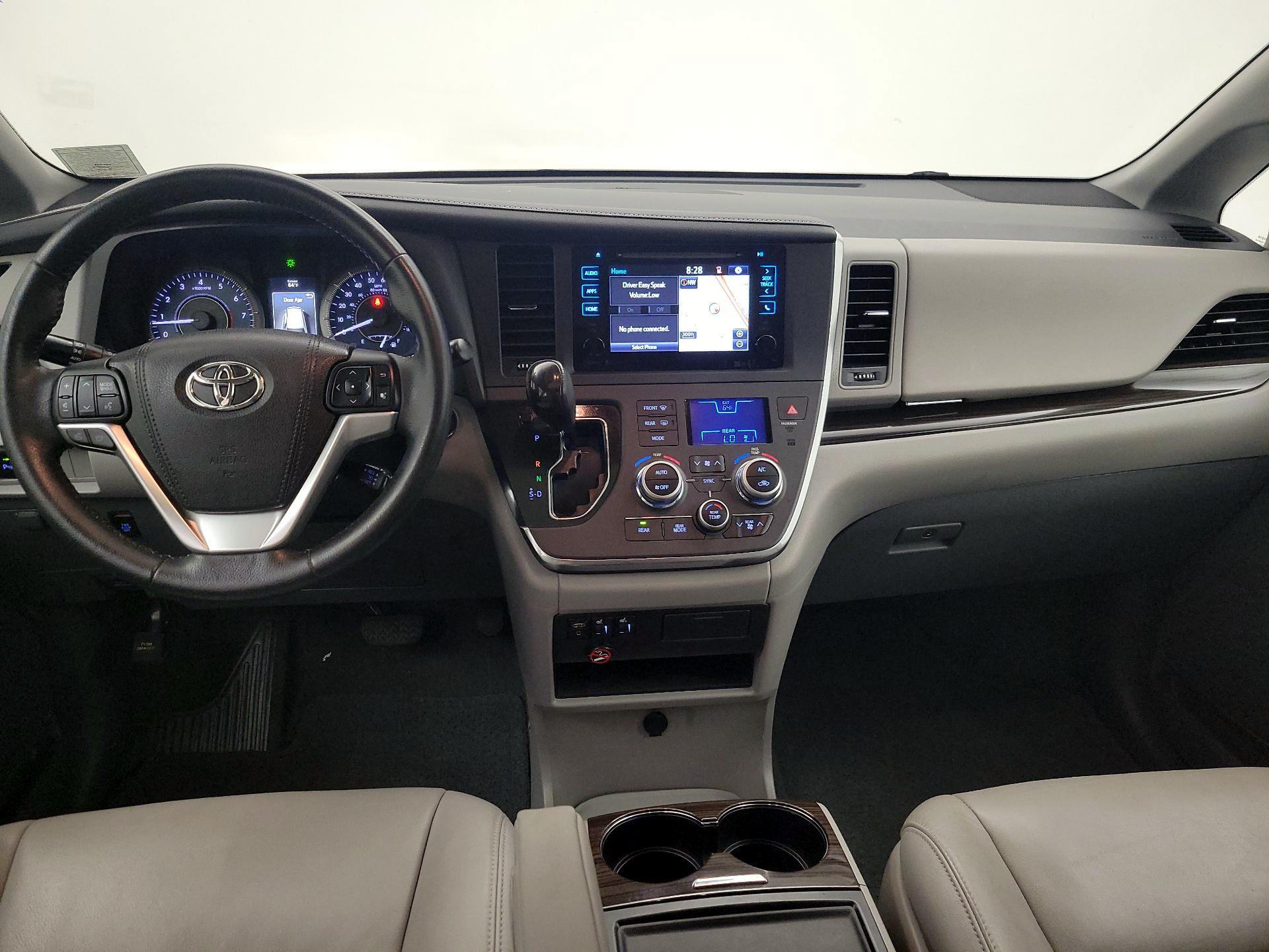 Thumbnail: 2015 Toyota Sienna - 9