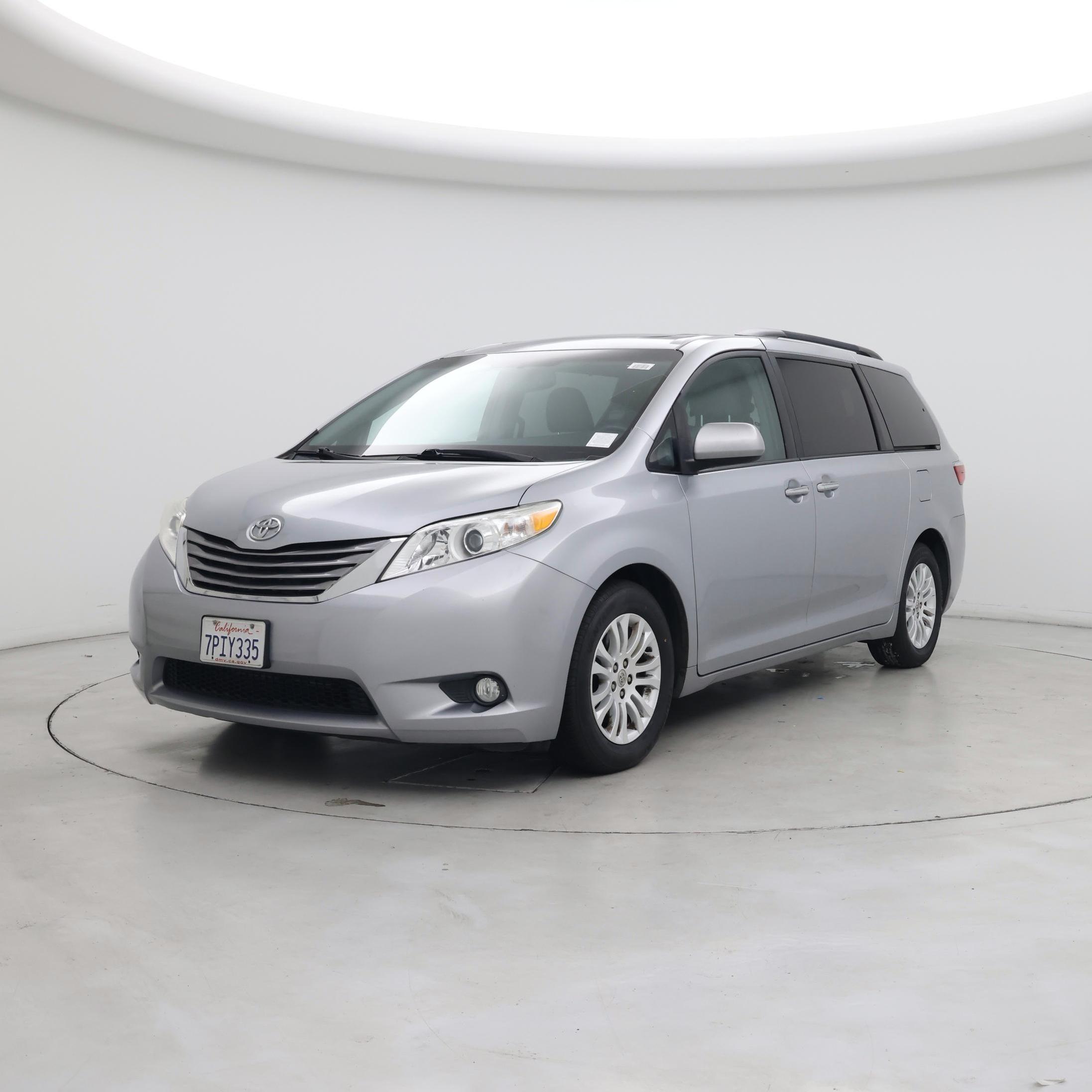 Thumbnail: 2015 Toyota Sienna - 4