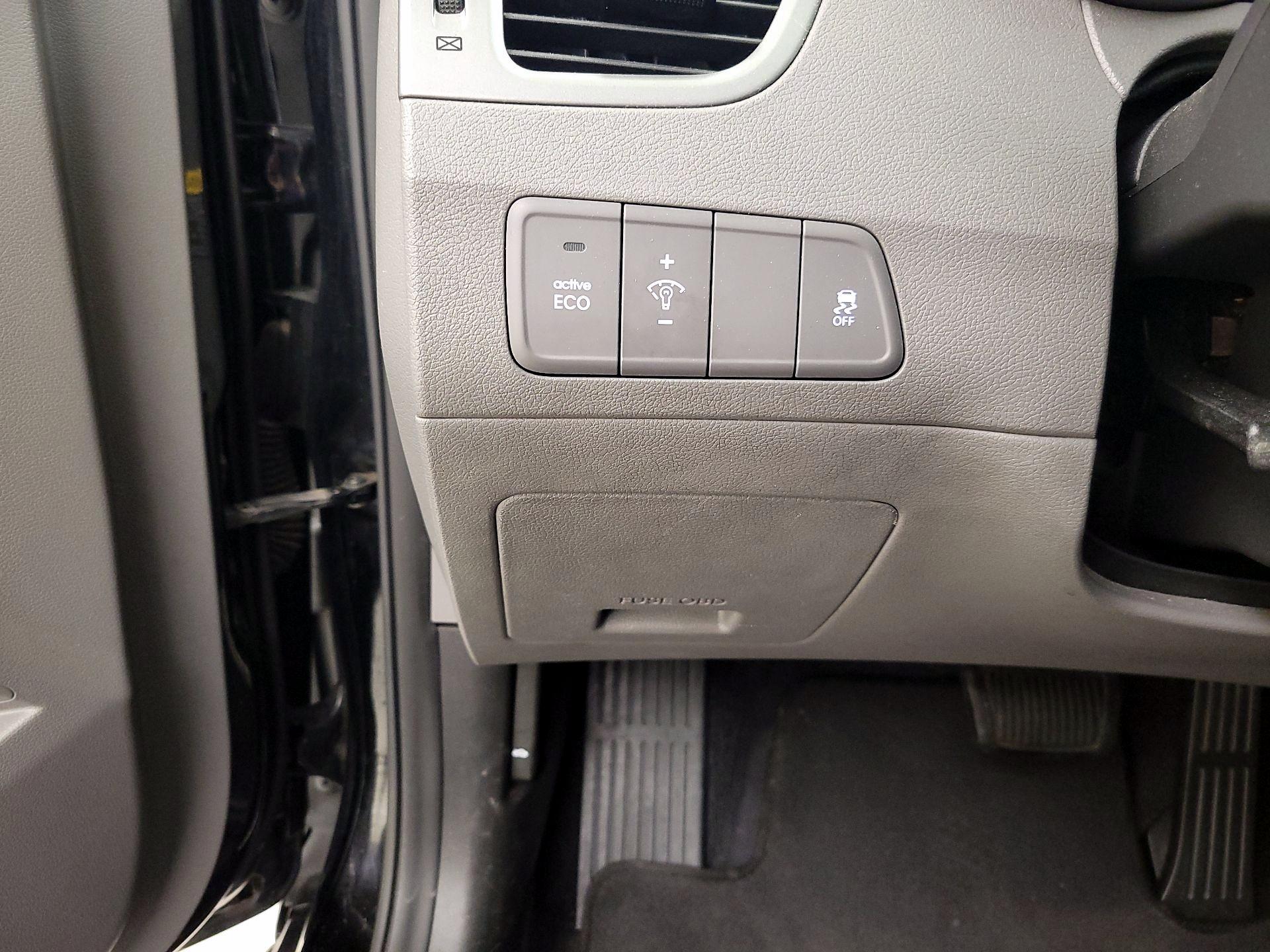 Thumbnail: 2014 Hyundai Elantra - 13