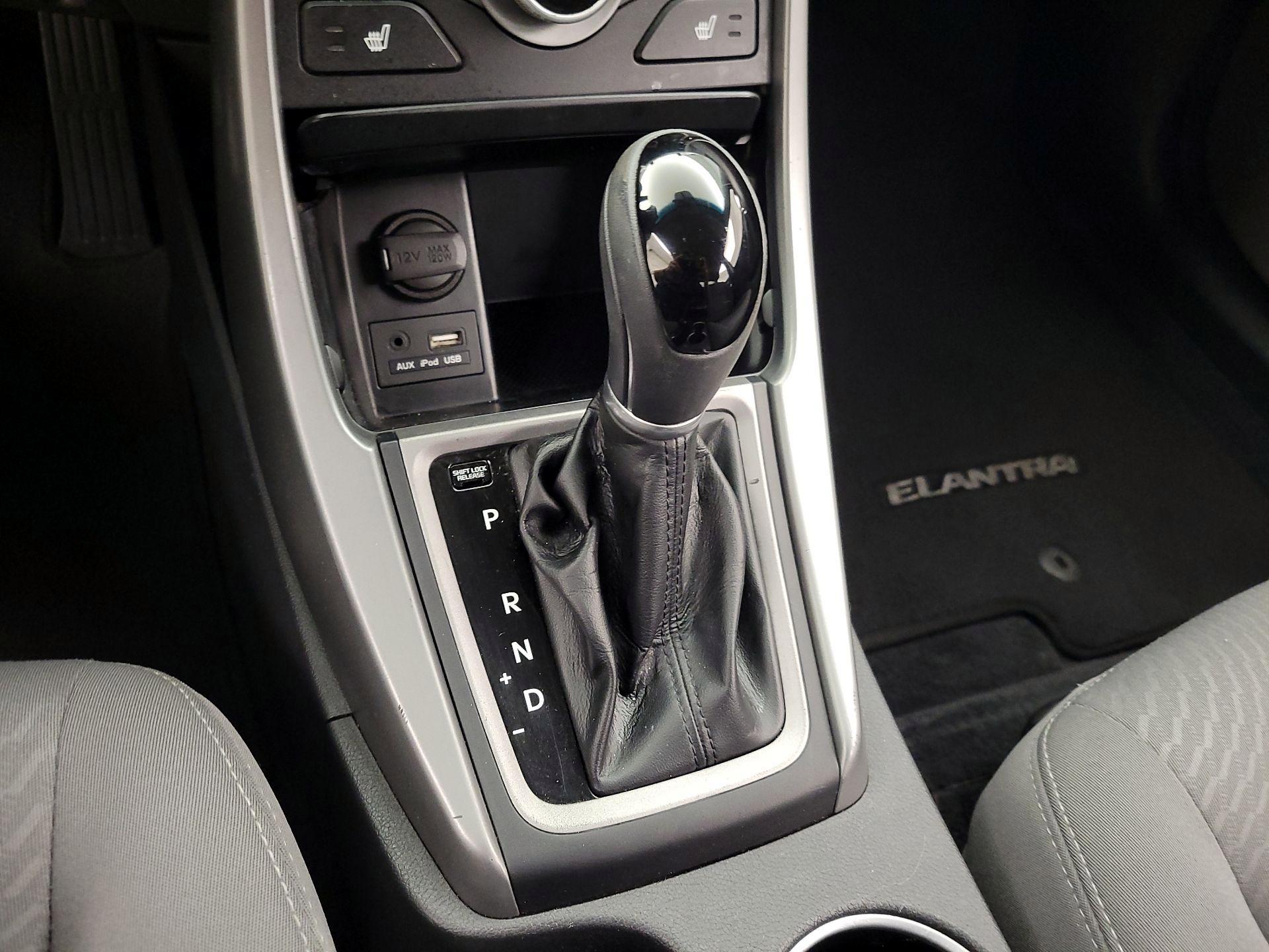 Thumbnail: 2014 Hyundai Elantra - 17